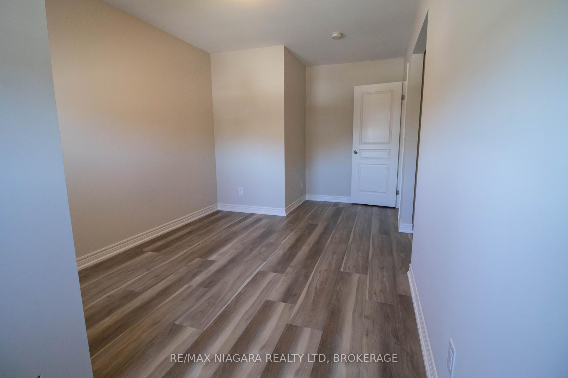 Photo 21 of 162 Winterberry Boulevard, Thorold, Confederation Heights — HOMEH
