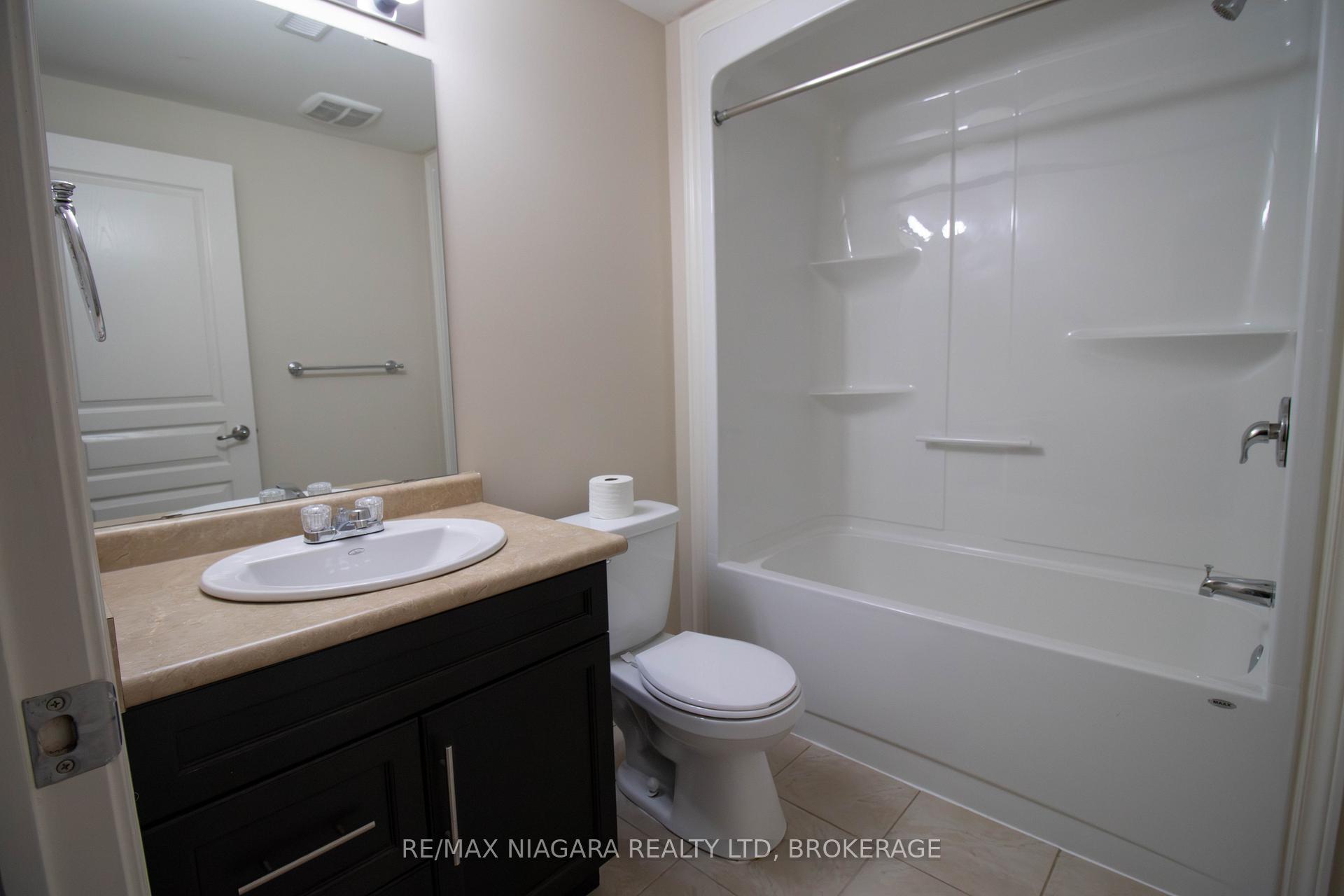 Photo 25 of 162 Winterberry Boulevard, Thorold, Confederation Heights — HOMEH