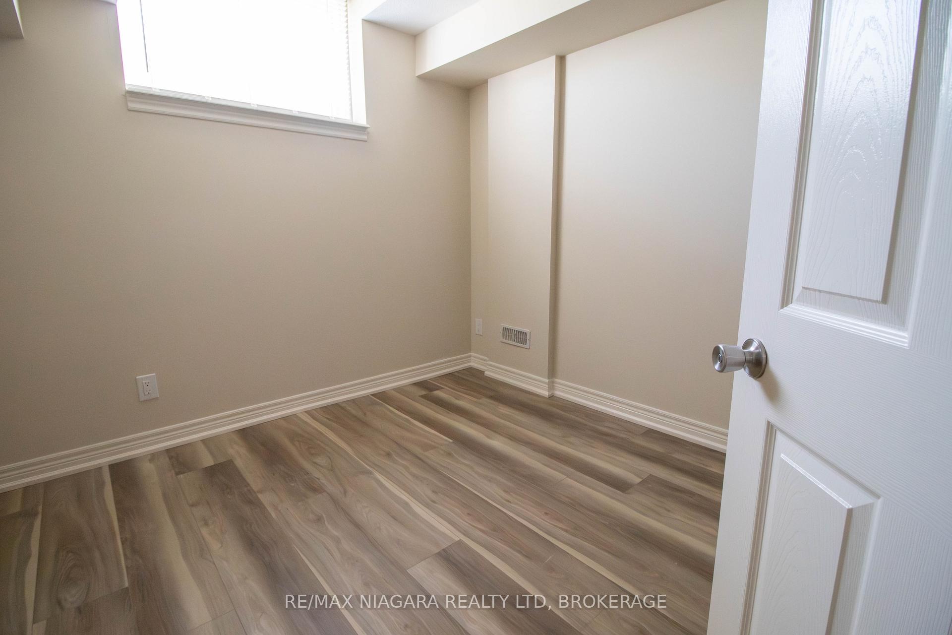 Photo 28 of 162 Winterberry Boulevard, Thorold, Confederation Heights — HOMEH