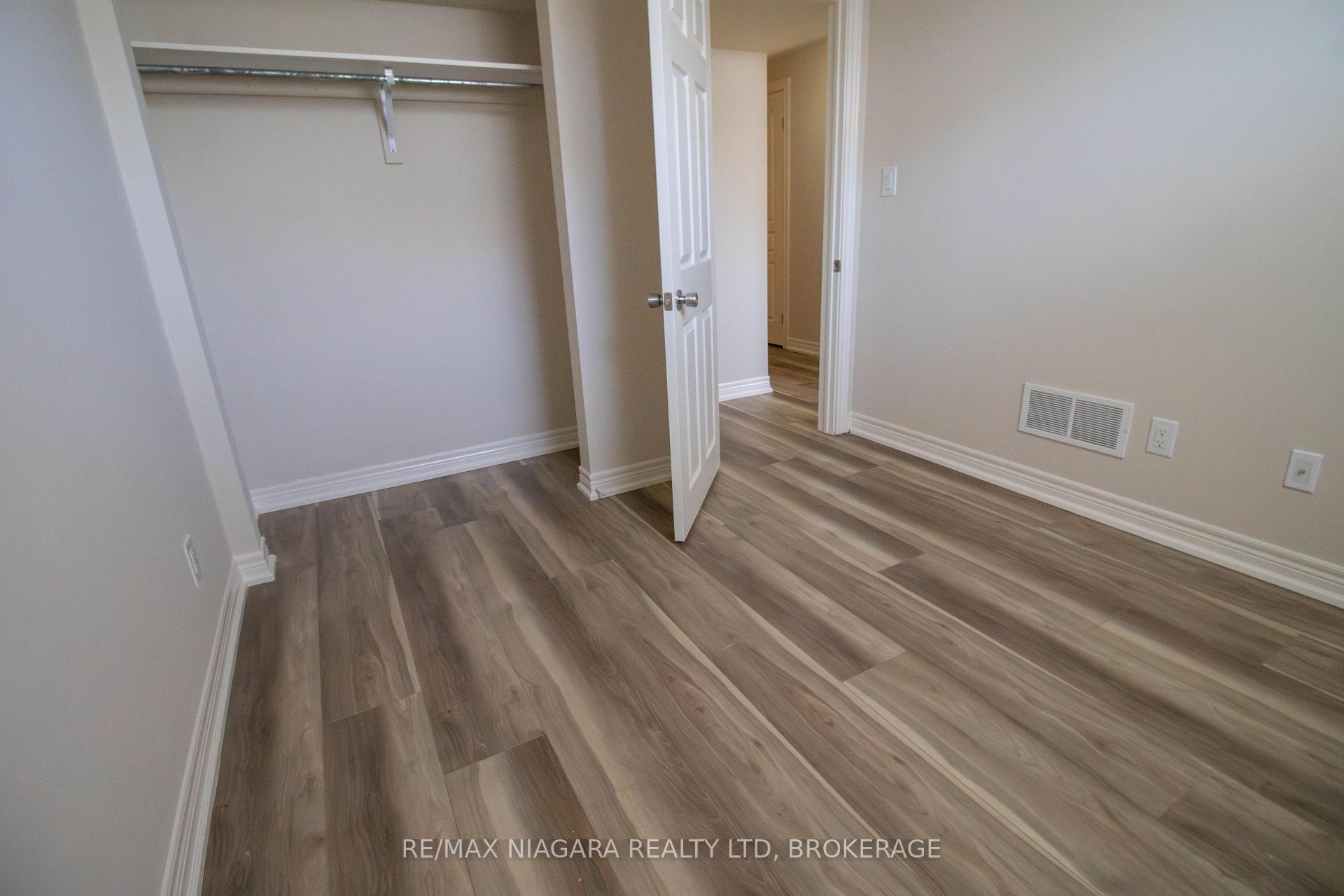 Photo 29 of 162 Winterberry Boulevard, Thorold, Confederation Heights — HOMEH