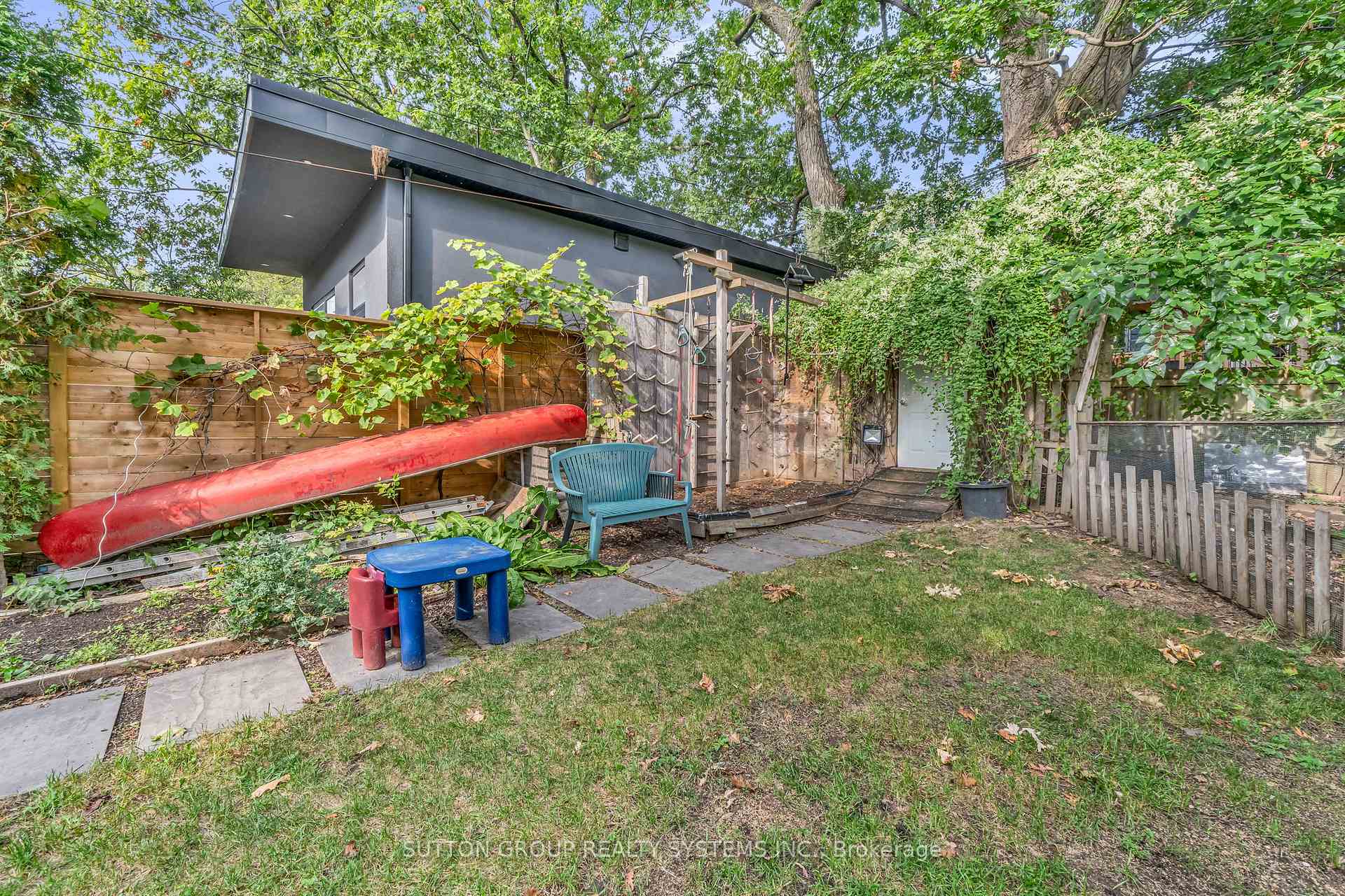Photo 9 of 197 Arlington Avenue, Toronto, Humewood-Cedarvale — HOMEH