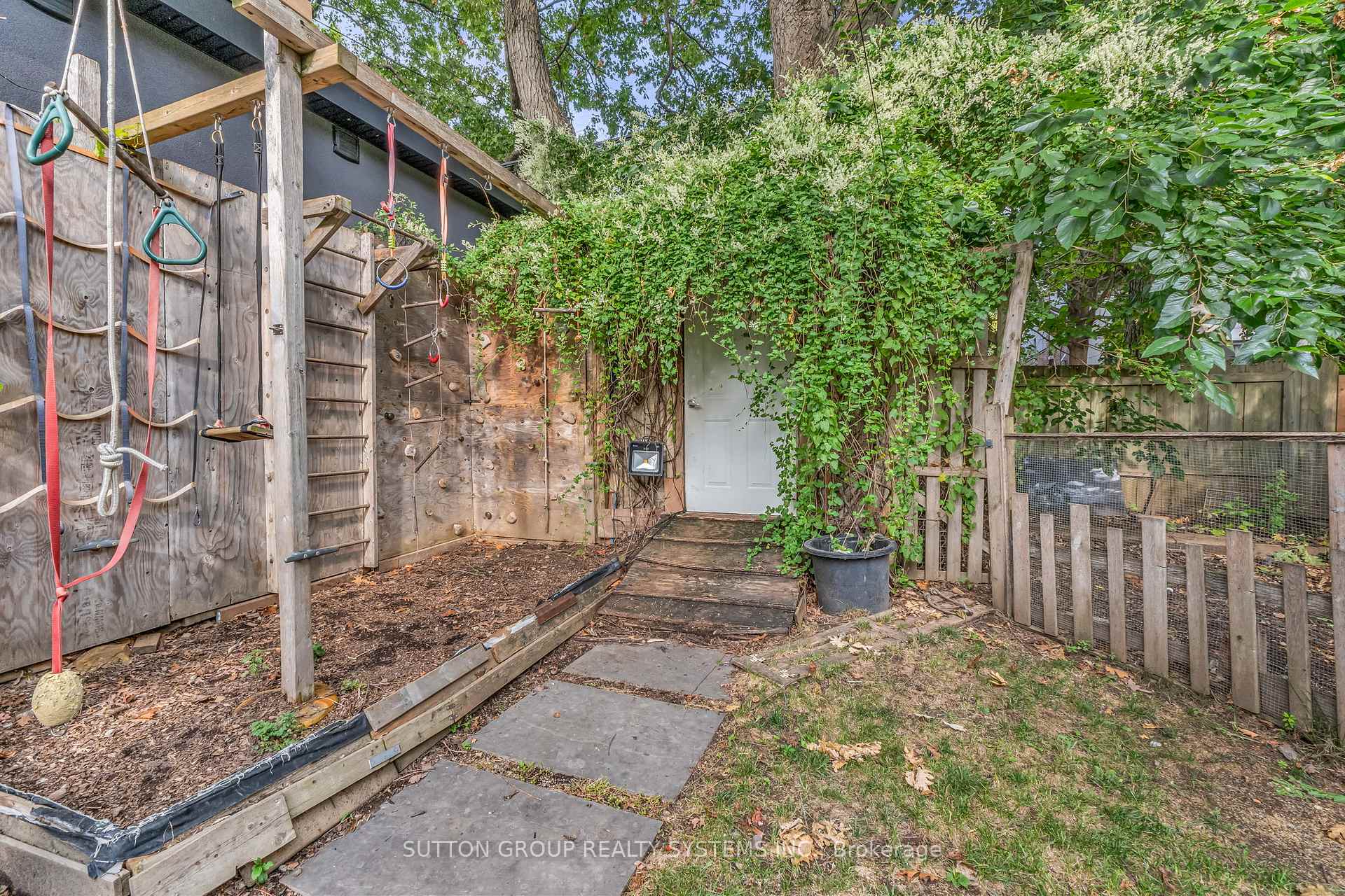 Photo 10 of 197 Arlington Avenue, Toronto, Humewood-Cedarvale — HOMEH