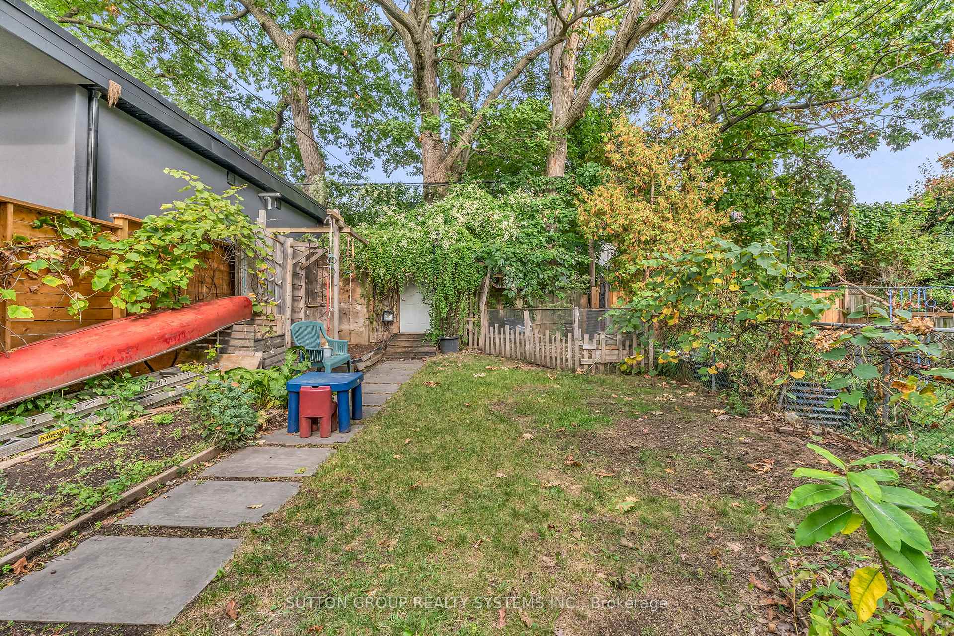 Photo 11 of 197 Arlington Avenue, Toronto, Humewood-Cedarvale — HOMEH
