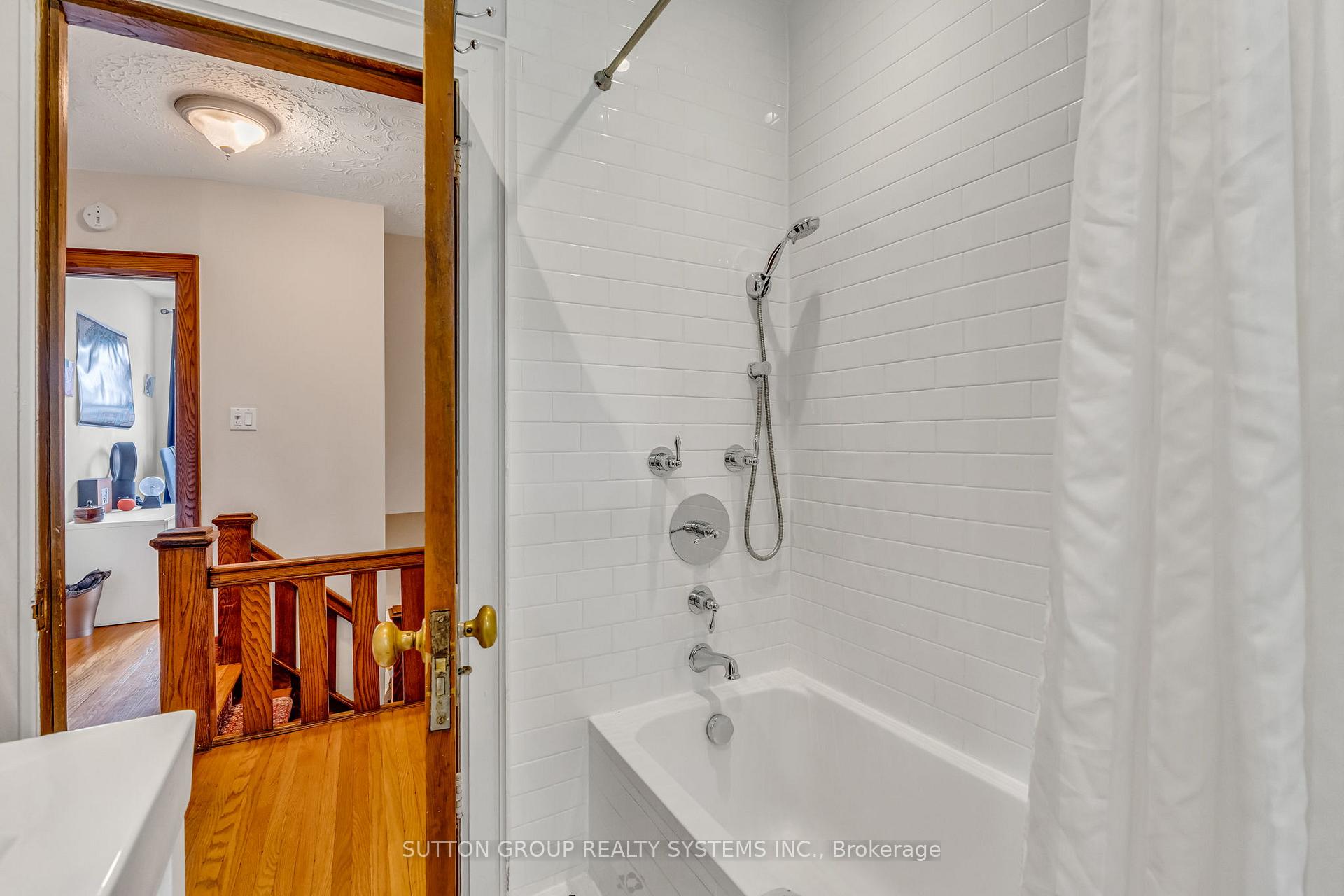 Photo 25 of 197 Arlington Avenue, Toronto, Humewood-Cedarvale — HOMEH