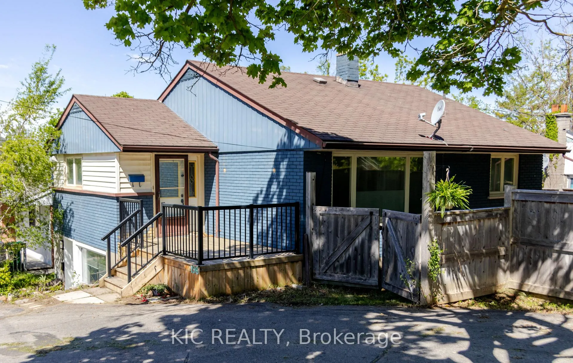Photo 1 of 196 Hunter Street E, Peterborough, Ashburnham Ward 4 — HOMEH