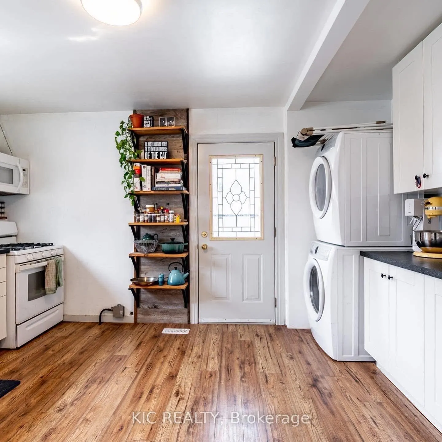 Photo 5 of 196 Hunter Street E, Peterborough, Ashburnham Ward 4 — HOMEH