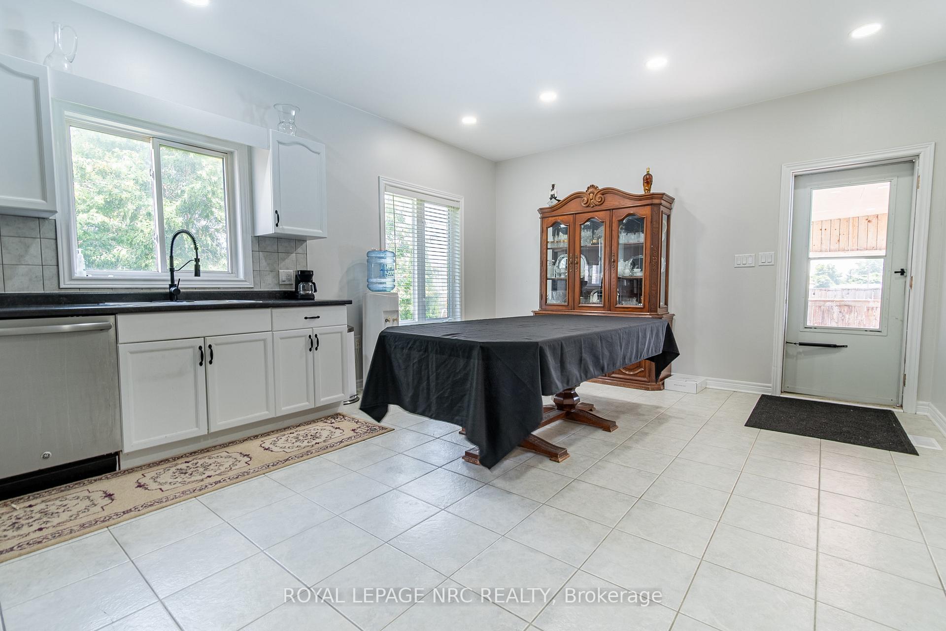 Photo 11 of 63 Honey Locust Circle, Thorold, Confederation Heights — HOMEH