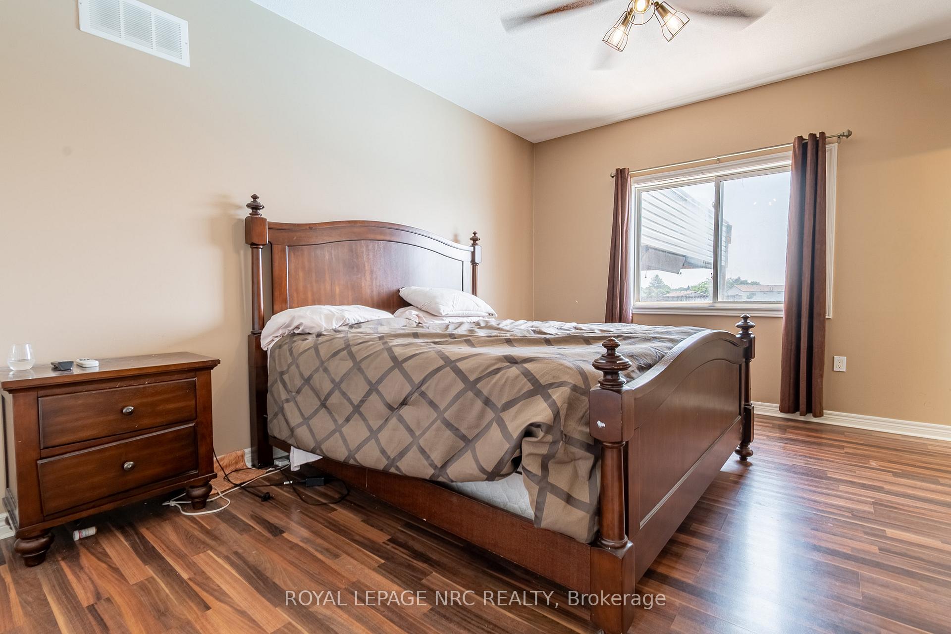 Photo 12 of 63 Honey Locust Circle, Thorold, Confederation Heights — HOMEH