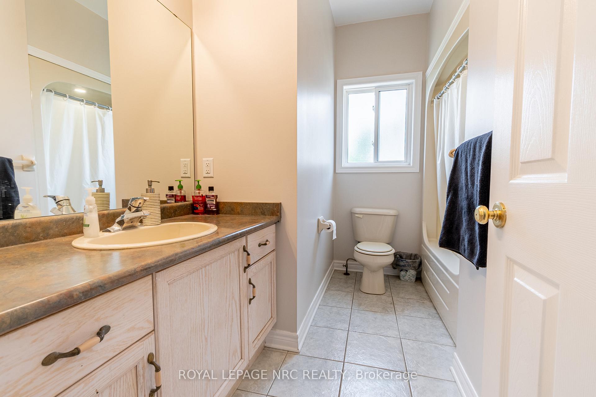 Photo 16 of 63 Honey Locust Circle, Thorold, Confederation Heights — HOMEH