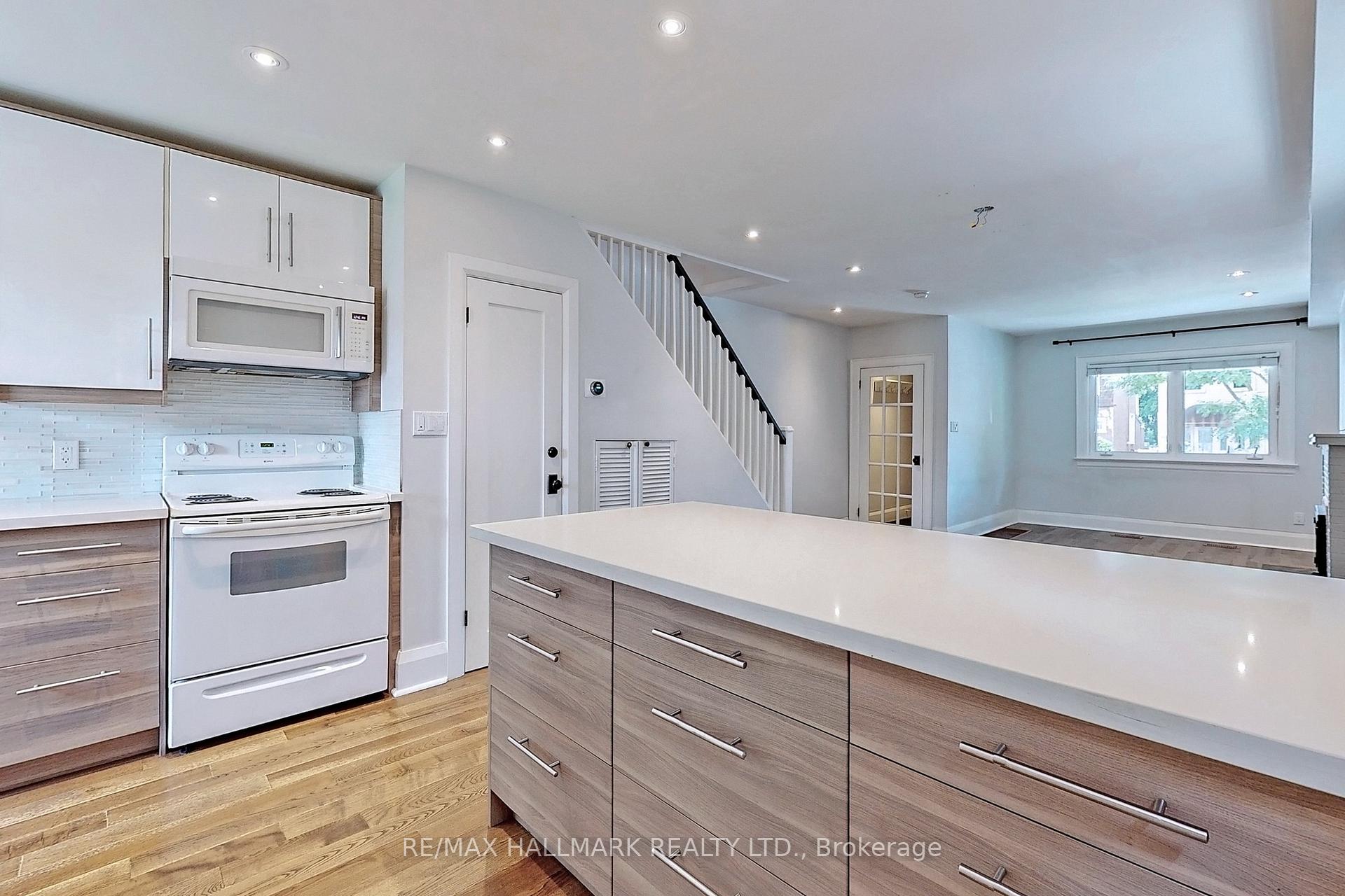 Photo 7 of 330 Soudan Avenue, Toronto, Mount Pleasant East — HOMEH