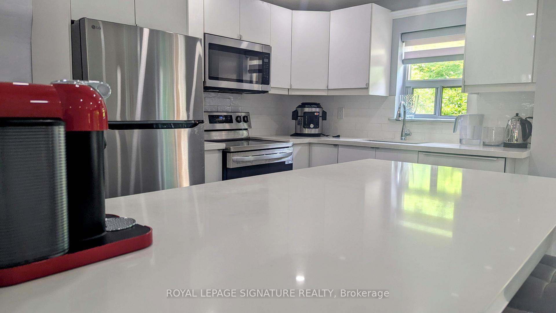 Photo 15 of 23 Lorindale Avenue, Toronto, Lawrence Park North — HOMEH