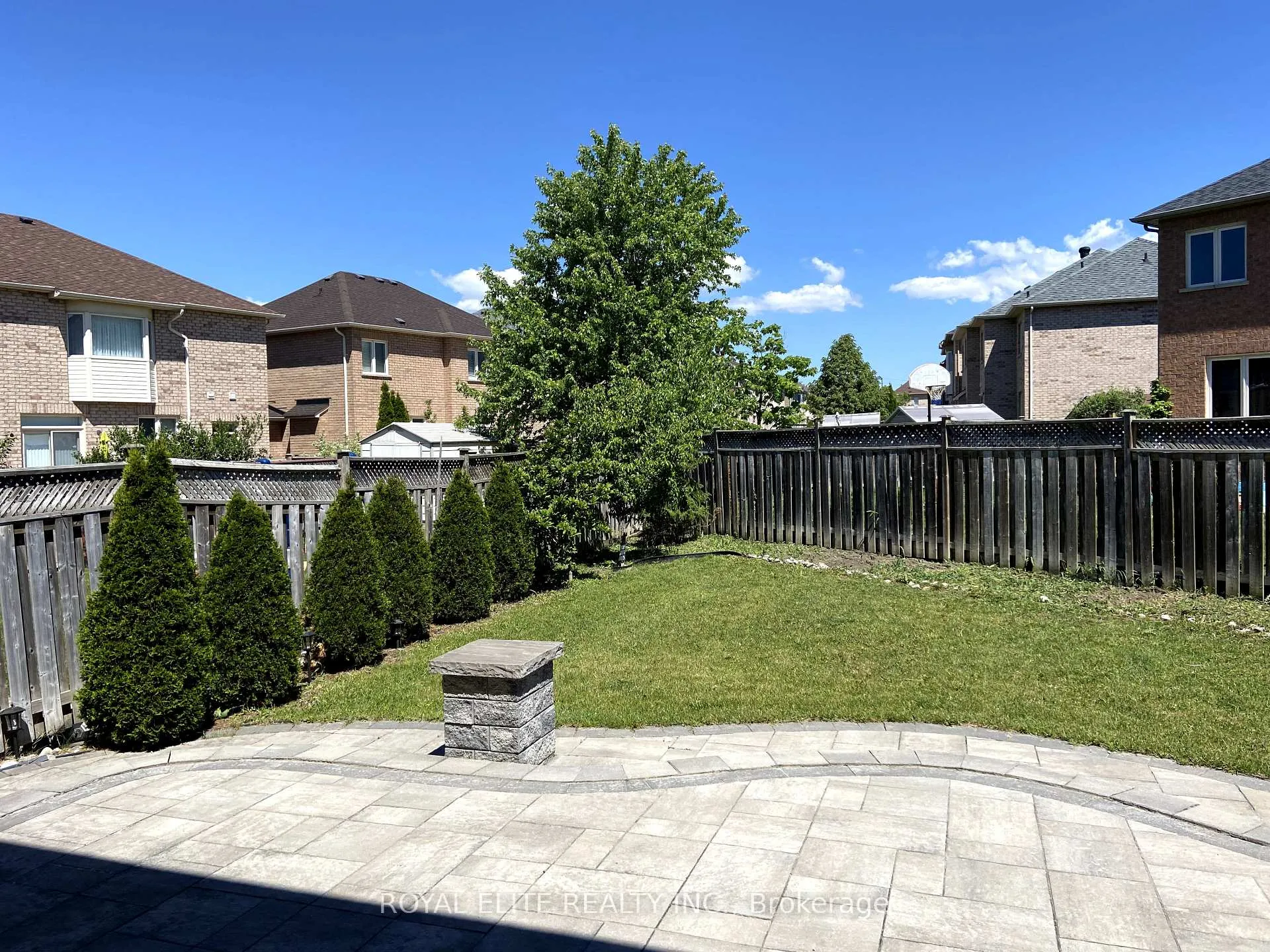 Photo 2 of 26 Starhill Crescent, Markham, Cachet — HOMEH