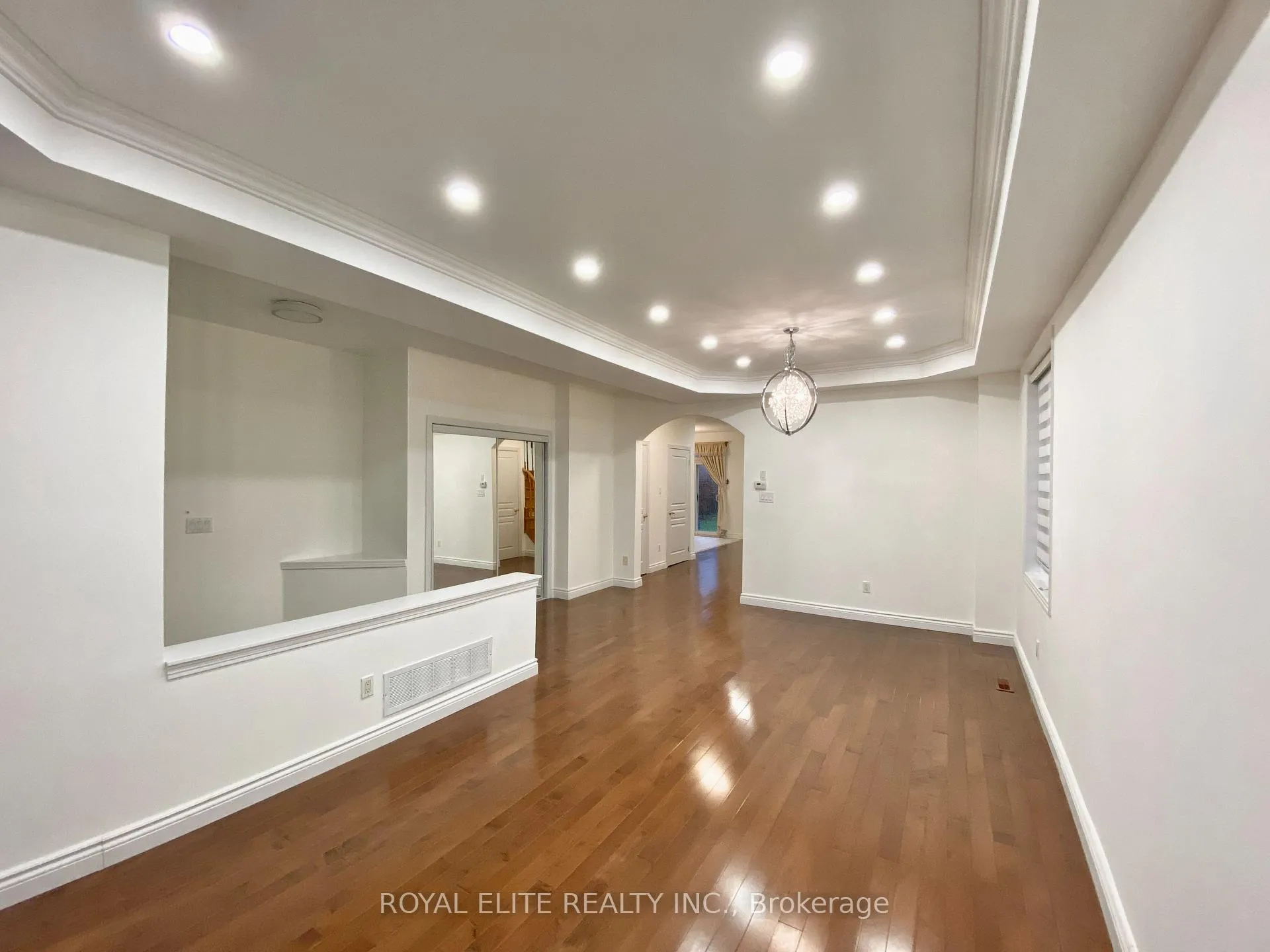 Photo 4 of 26 Starhill Crescent, Markham, Cachet — HOMEH