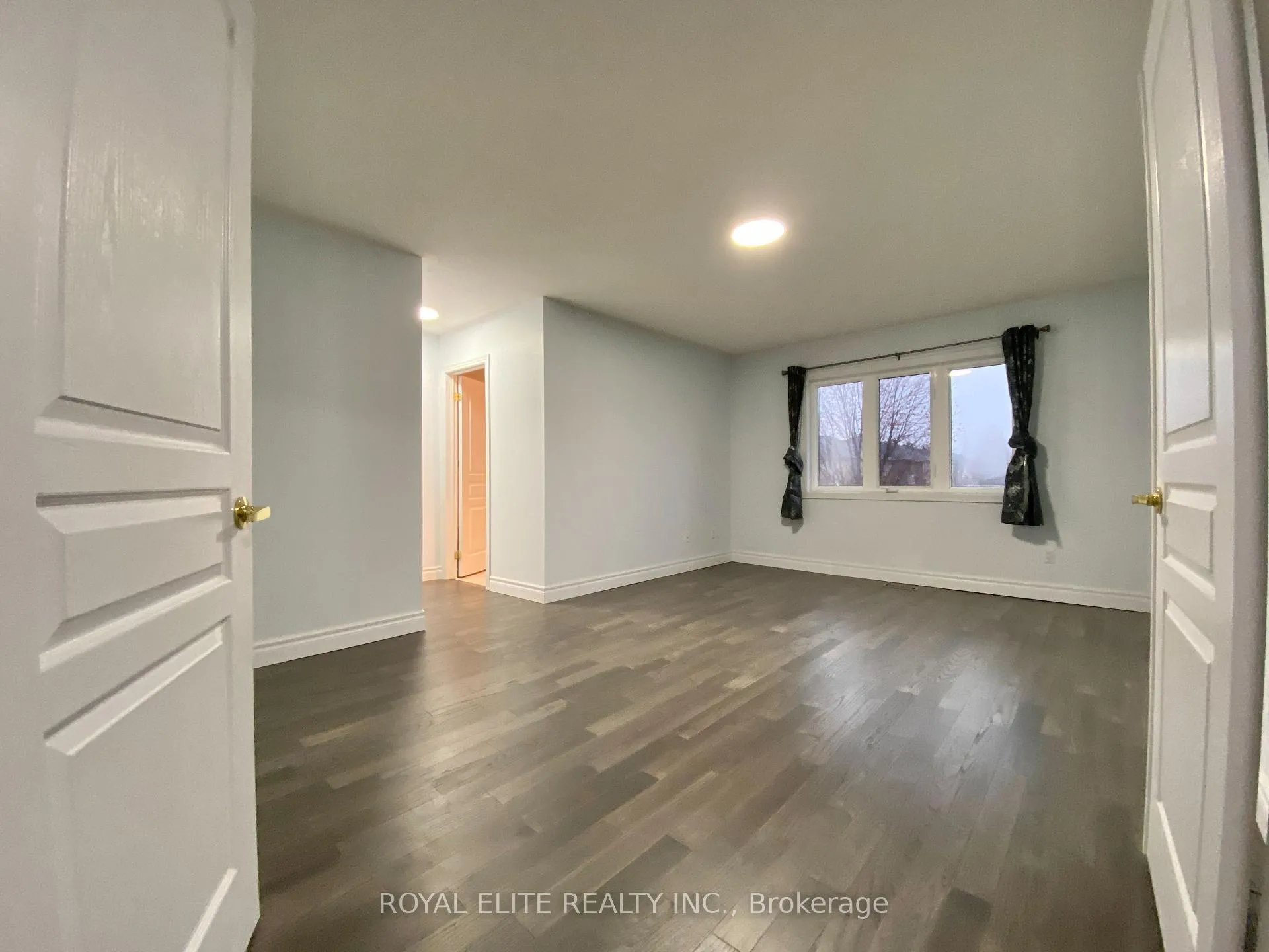 Photo 7 of 26 Starhill Crescent, Markham, Cachet — HOMEH