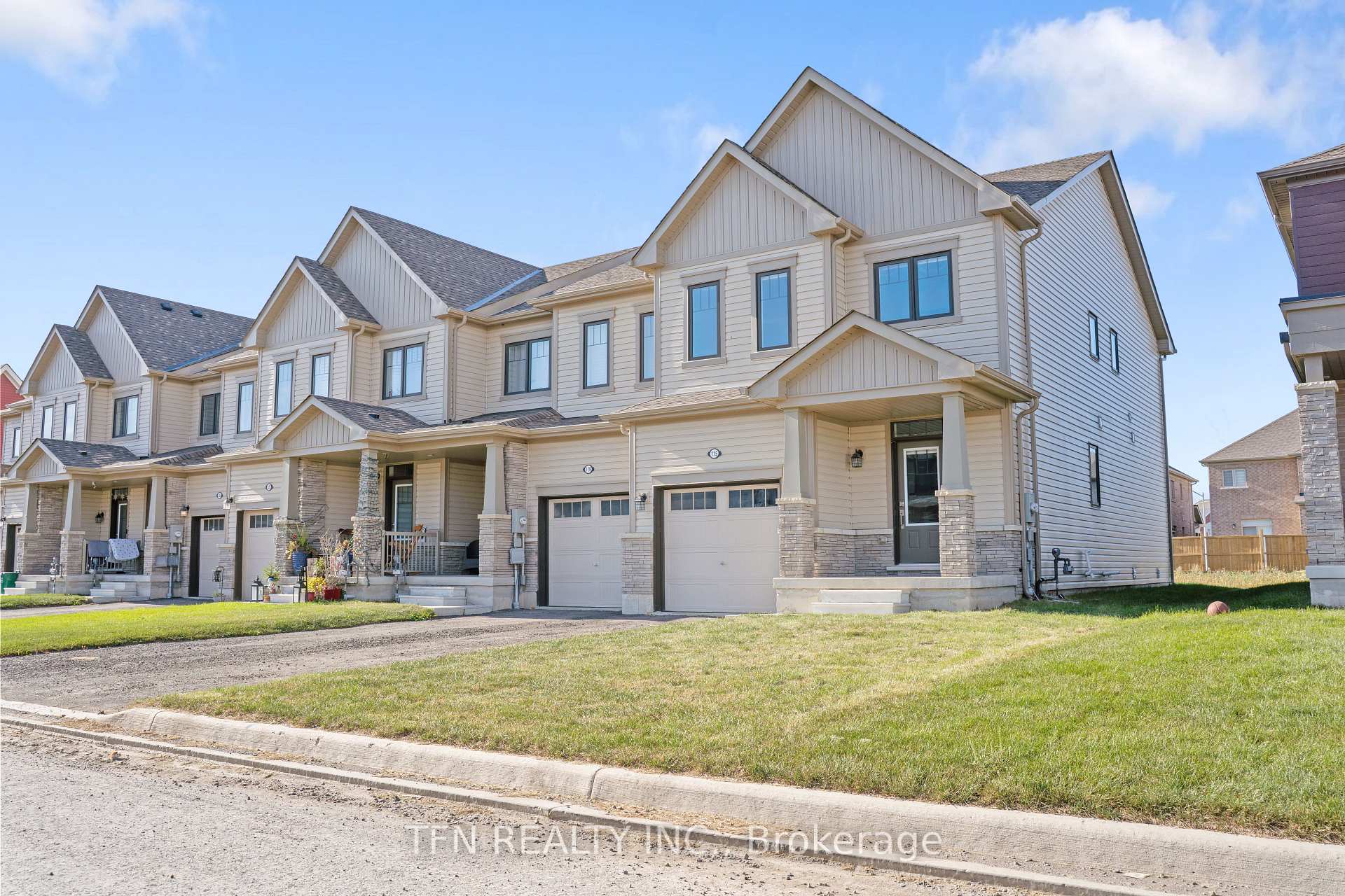 Front of 115 Velvet Way