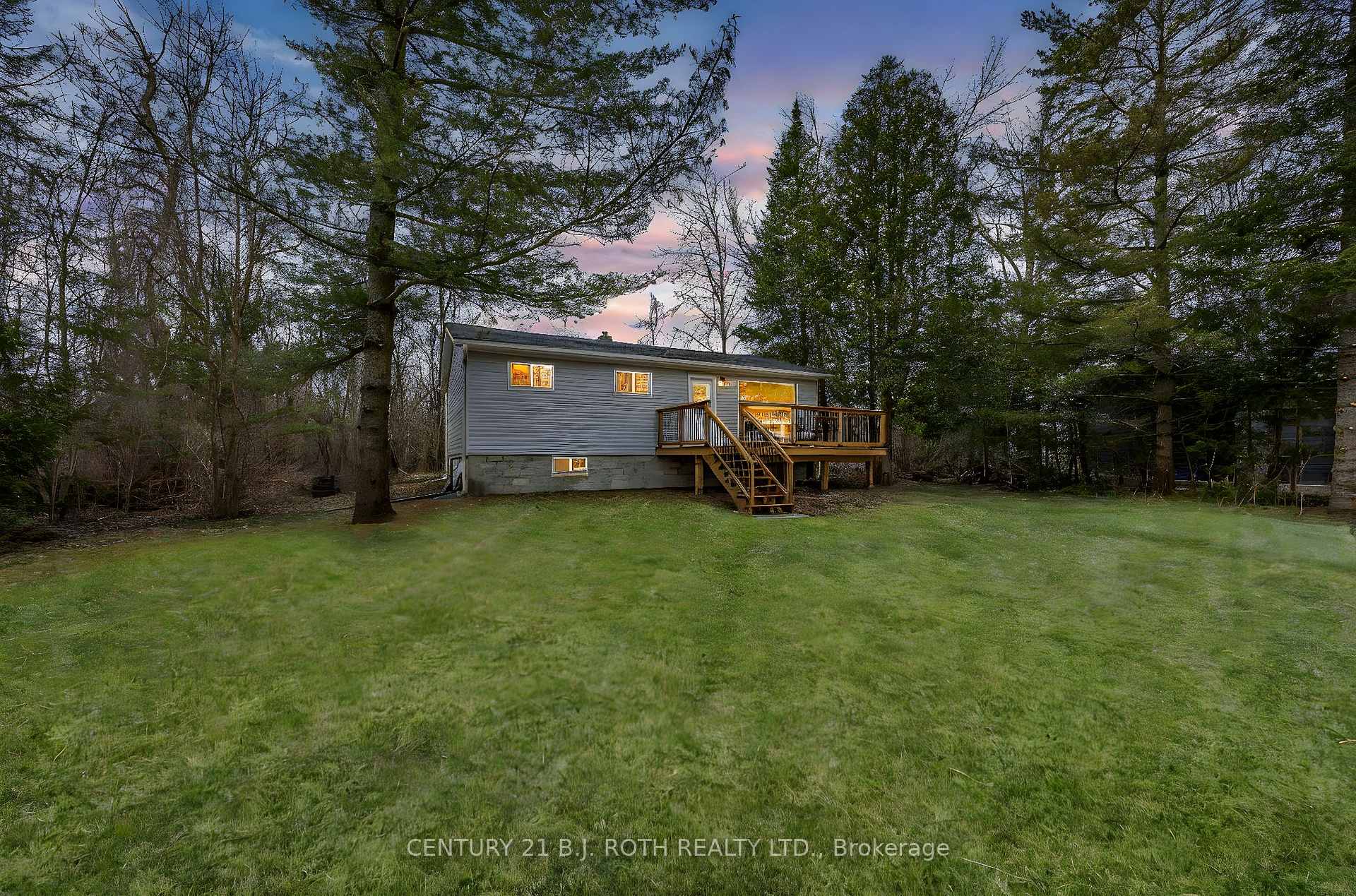 Photo 2 of 185 Silver Birch Crescent, Tay, Port McNicoll — HOMEH