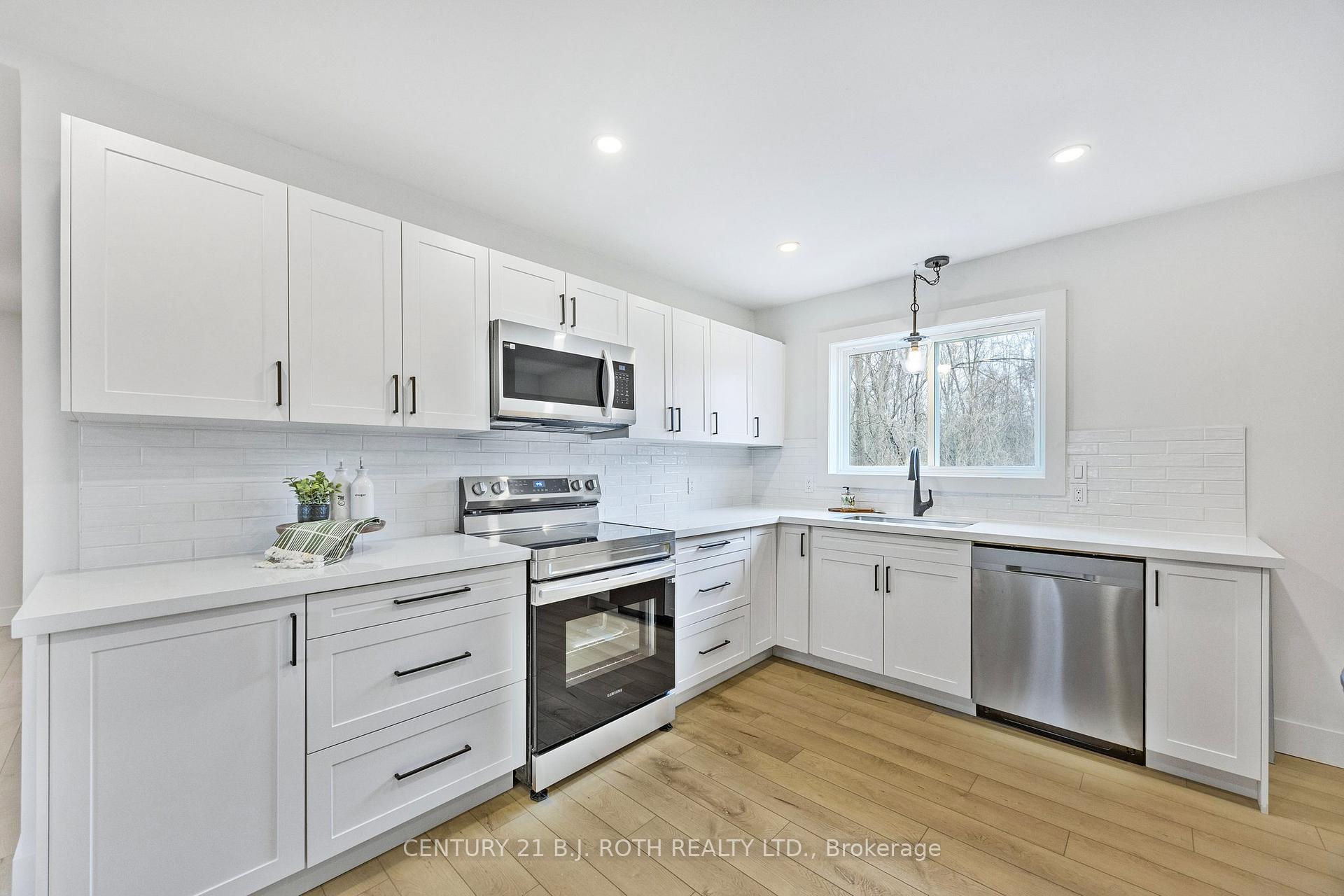 Photo 15 of 185 Silver Birch Crescent, Tay, Port McNicoll — HOMEH