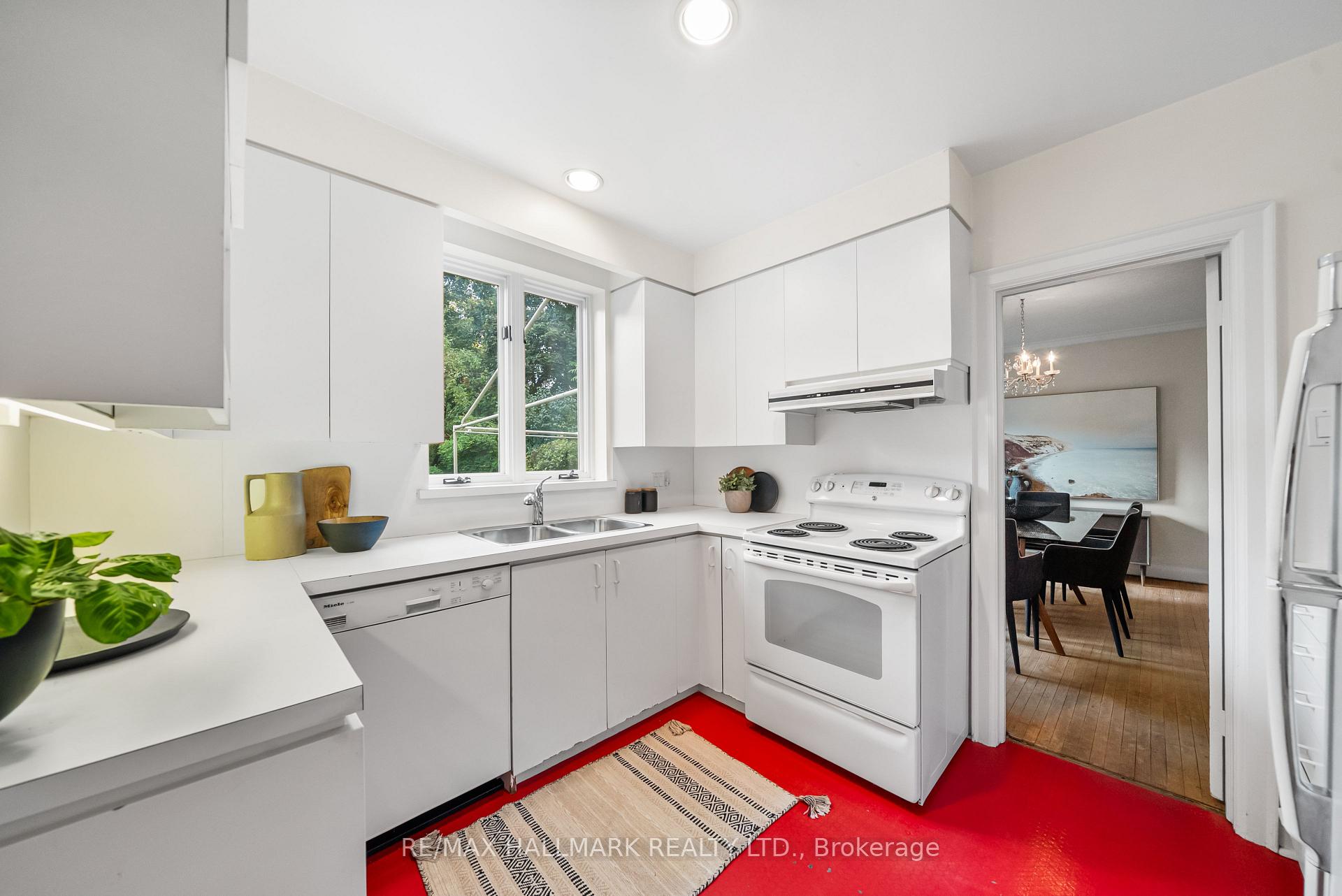 Photo 15 of 135 Mona Drive, Toronto, Lawrence Park South — HOMEH