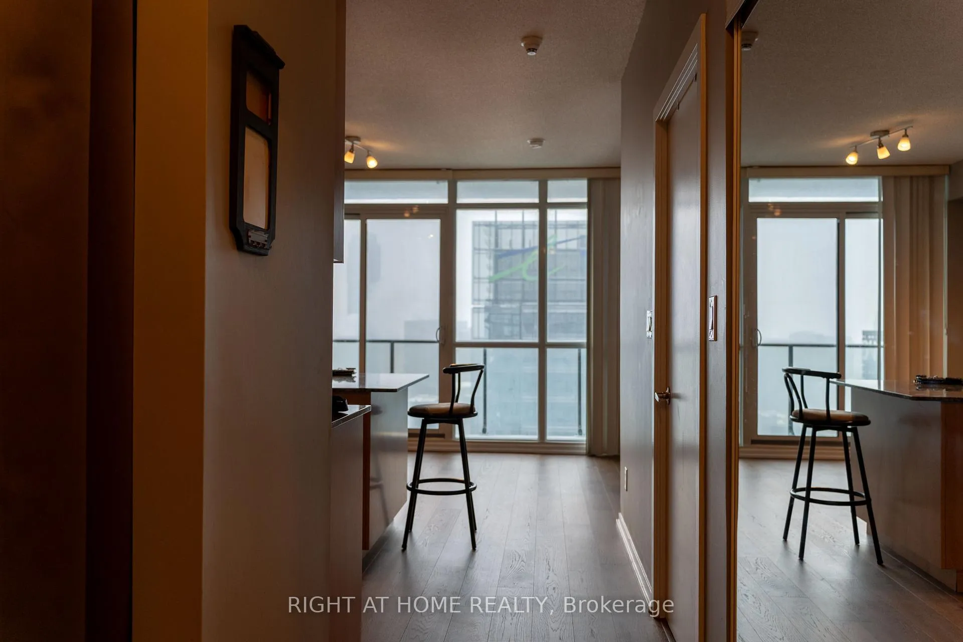 Photo 3 of Unit 3703, 55 Bremner Boulevard, Toronto, Waterfront Communities — HOMEH