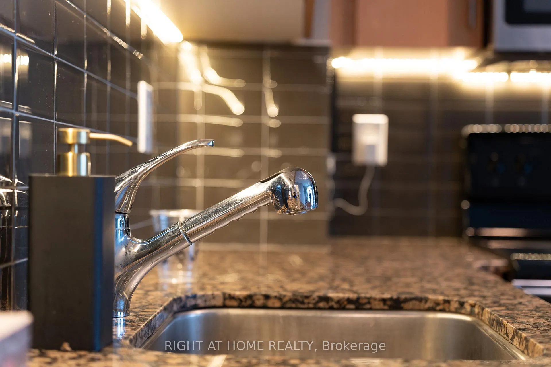 Photo 8 of Unit 3703, 55 Bremner Boulevard, Toronto, Waterfront Communities — HOMEH