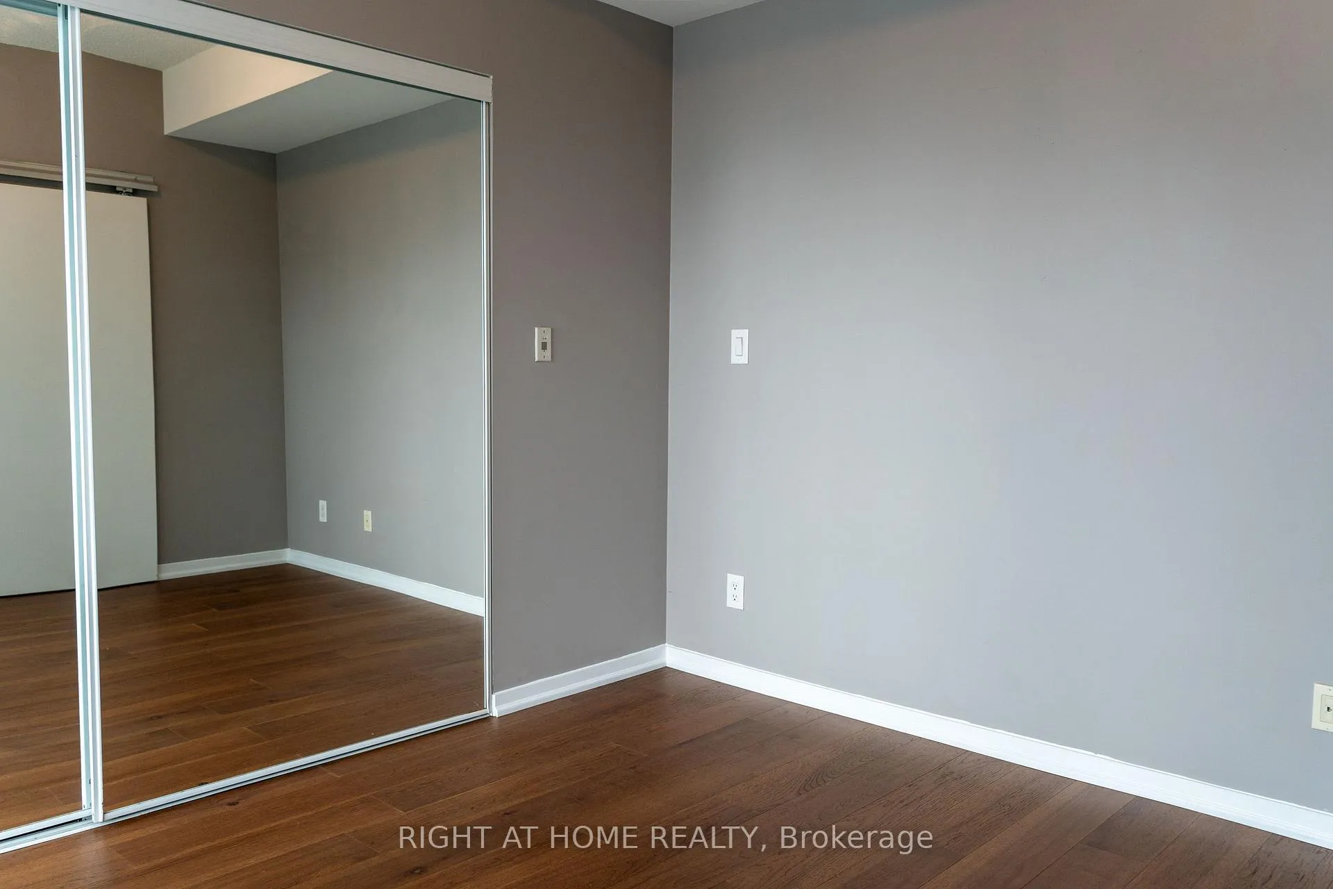 Photo 13 of Unit 3703, 55 Bremner Boulevard, Toronto, Waterfront Communities — HOMEH