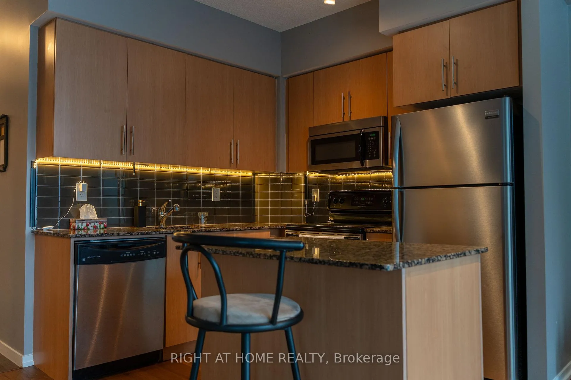 Photo 17 of Unit 3703, 55 Bremner Boulevard, Toronto, Waterfront Communities — HOMEH