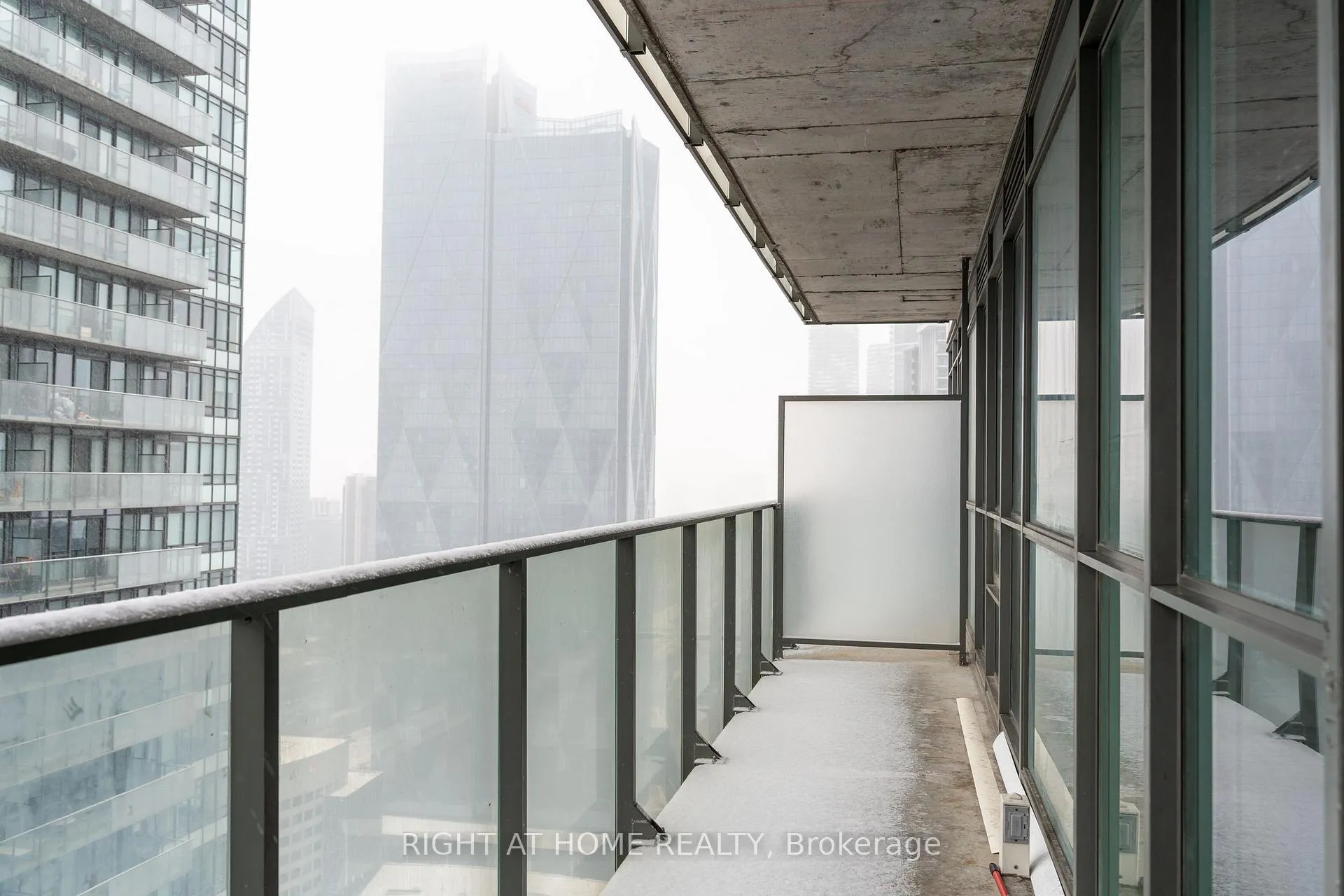 Photo 21 of Unit 3703, 55 Bremner Boulevard, Toronto, Waterfront Communities — HOMEH