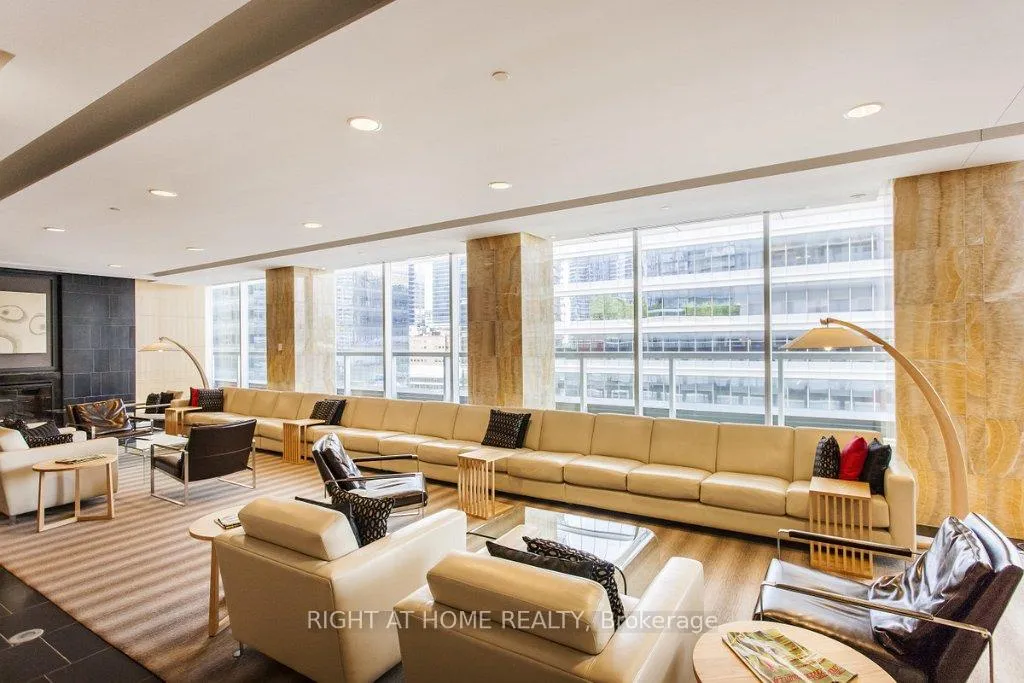 Photo 22 of Unit 3703, 55 Bremner Boulevard, Toronto, Waterfront Communities — HOMEH
