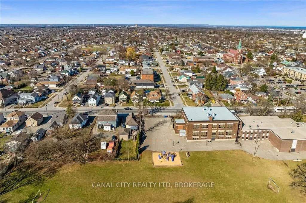 Photo 24 of 51 Pine Street S, Thorold, Thorold Downtown — HOMEH
