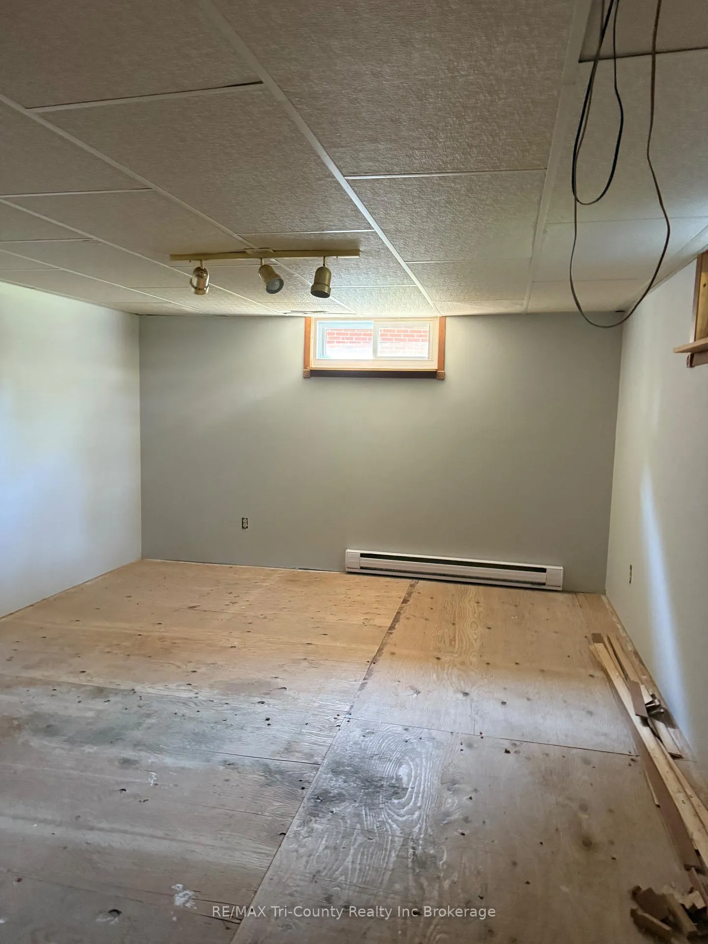 Photo 9 of 20 Fairfield Crescent, Tillsonburg — HOMEH