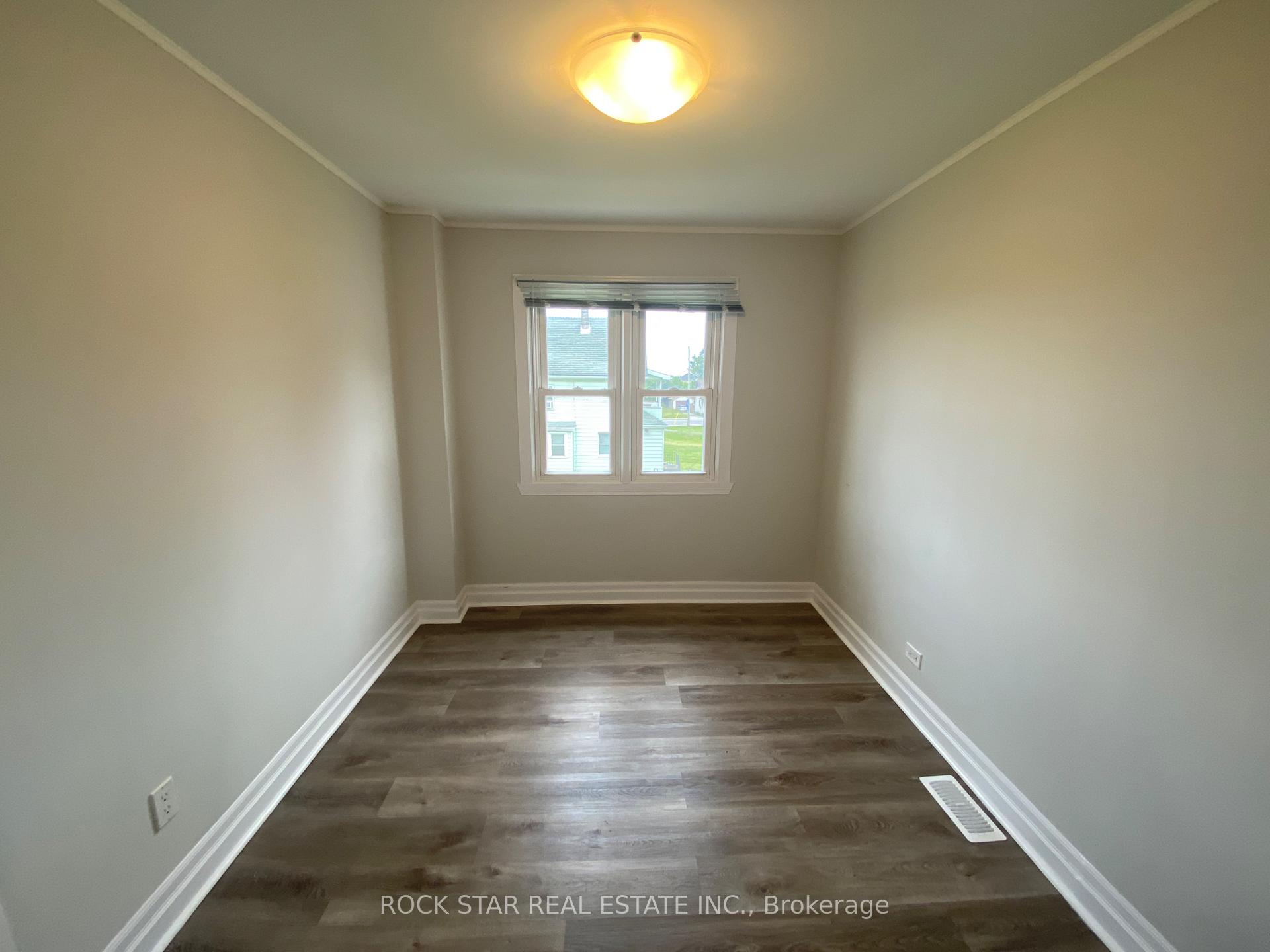 Photo 25 of 24 King Street, Thorold, Thorold Downtown — HOMEH