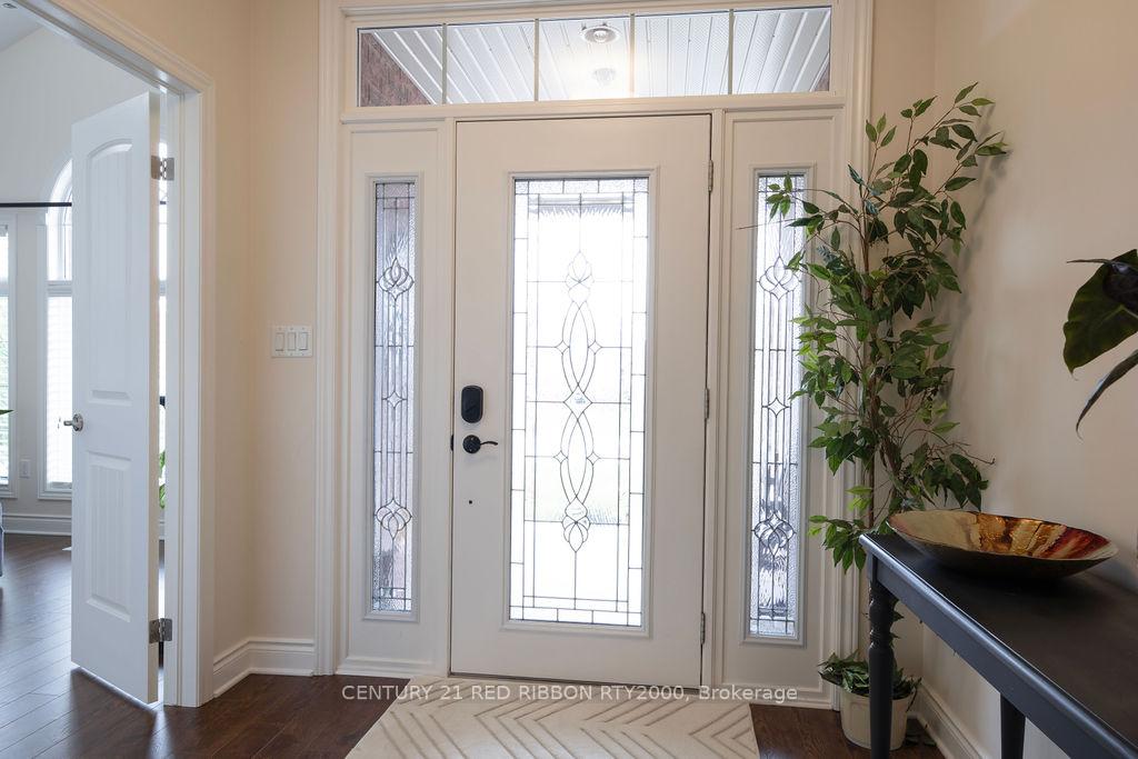 Photo 2 of 396 MacDonald Street, Strathroy-Caradoc, NE — HOMEH