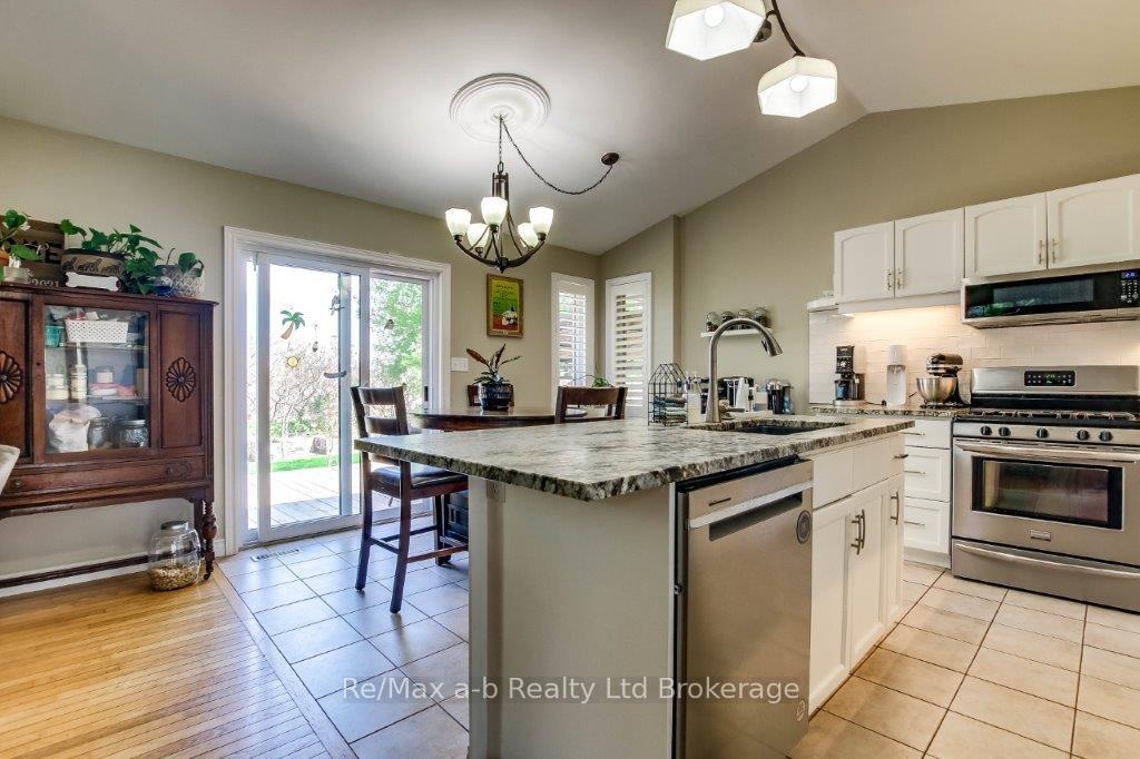 Photo 6 of 27 Amber Drive, Thames Centre, Dorchester — HOMEH
