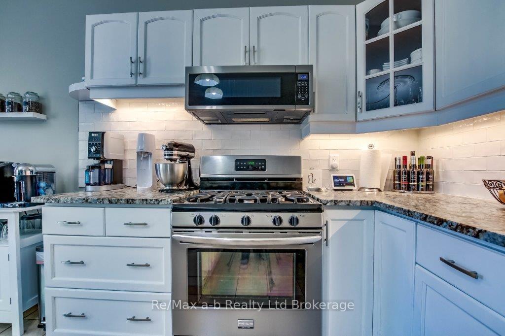 Photo 8 of 27 Amber Drive, Thames Centre, Dorchester — HOMEH