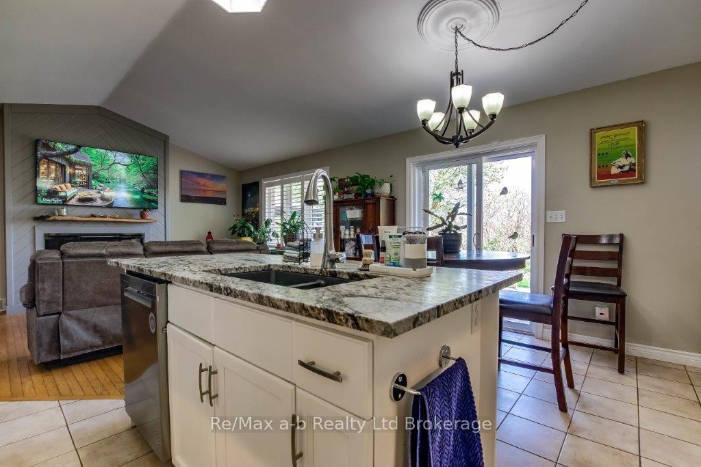 Photo 9 of 27 Amber Drive, Thames Centre, Dorchester — HOMEH