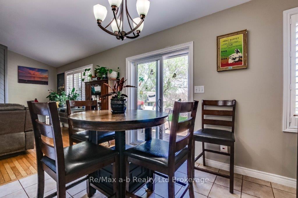 Photo 10 of 27 Amber Drive, Thames Centre, Dorchester — HOMEH