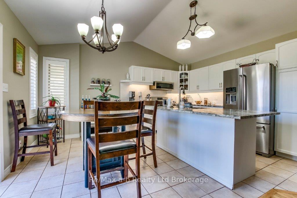 Photo 13 of 27 Amber Drive, Thames Centre, Dorchester — HOMEH