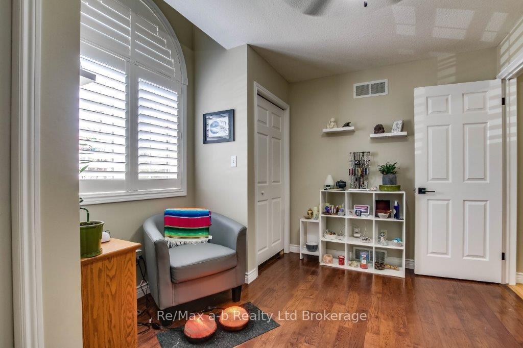 Photo 19 of 27 Amber Drive, Thames Centre, Dorchester — HOMEH