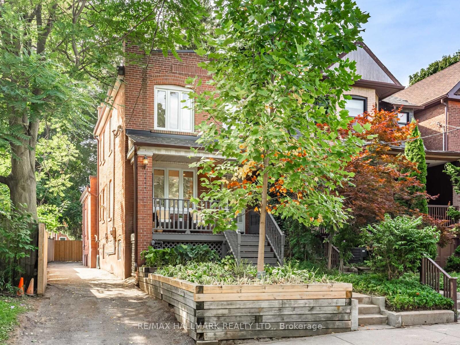 Front of 8 Redwood Avenue