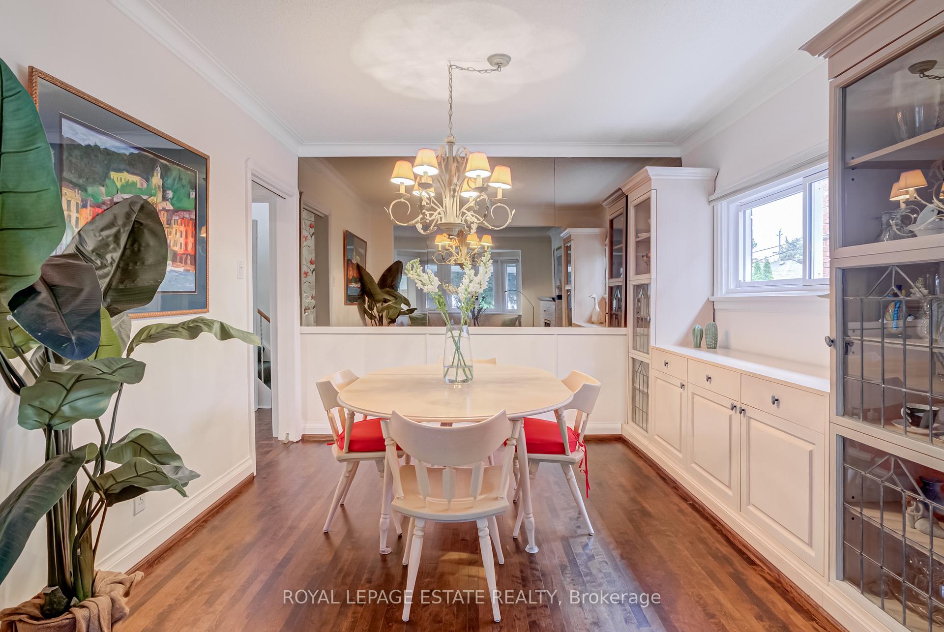 Photo 5 of 11 Lankin Boulevard, Toronto, Danforth Village-East York — HOMEH