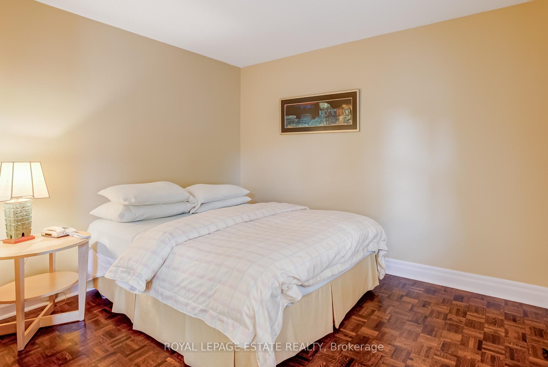 Photo 10 of 11 Lankin Boulevard, Toronto, Danforth Village-East York — HOMEH