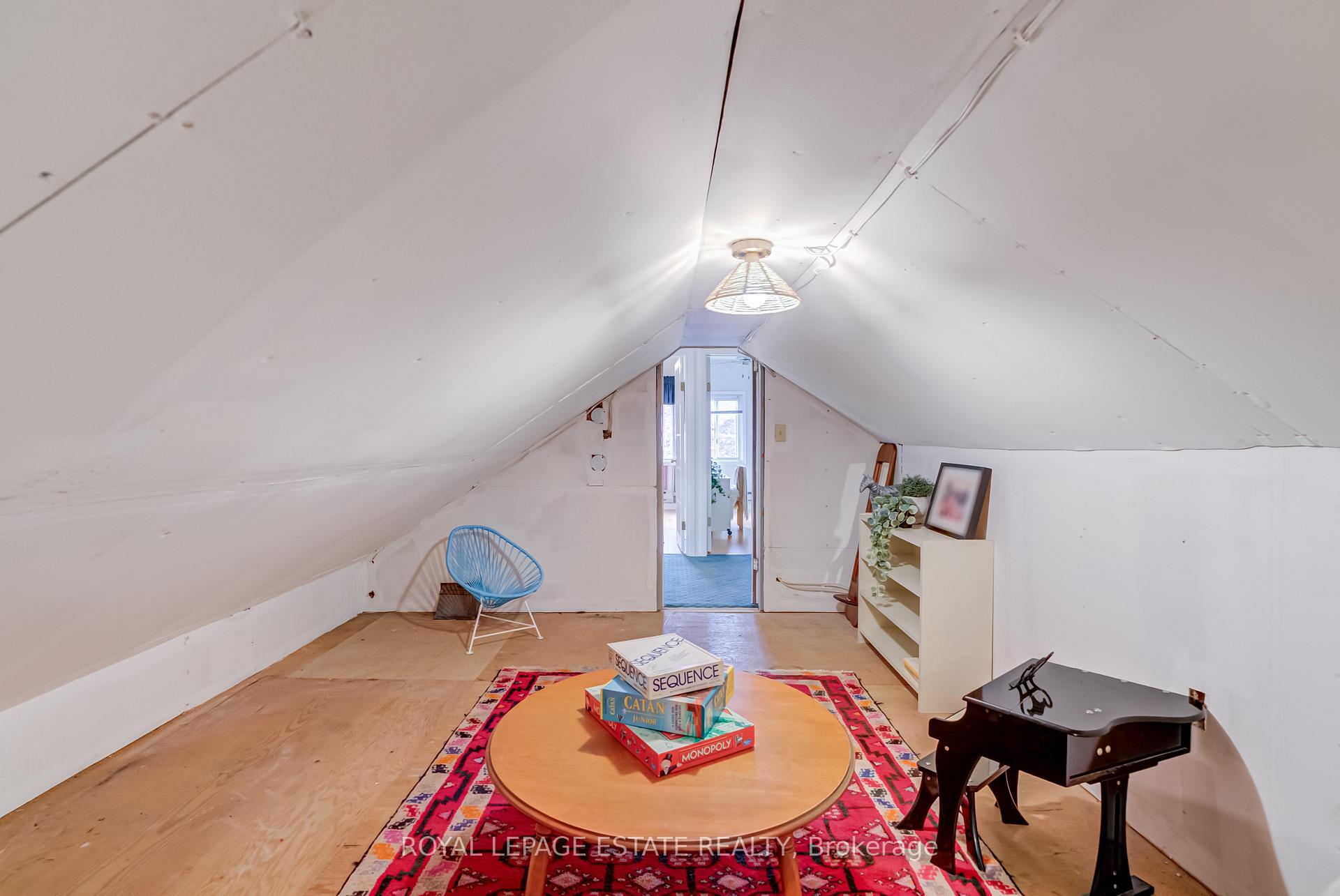 Photo 16 of 11 Lankin Boulevard, Toronto, Danforth Village-East York — HOMEH