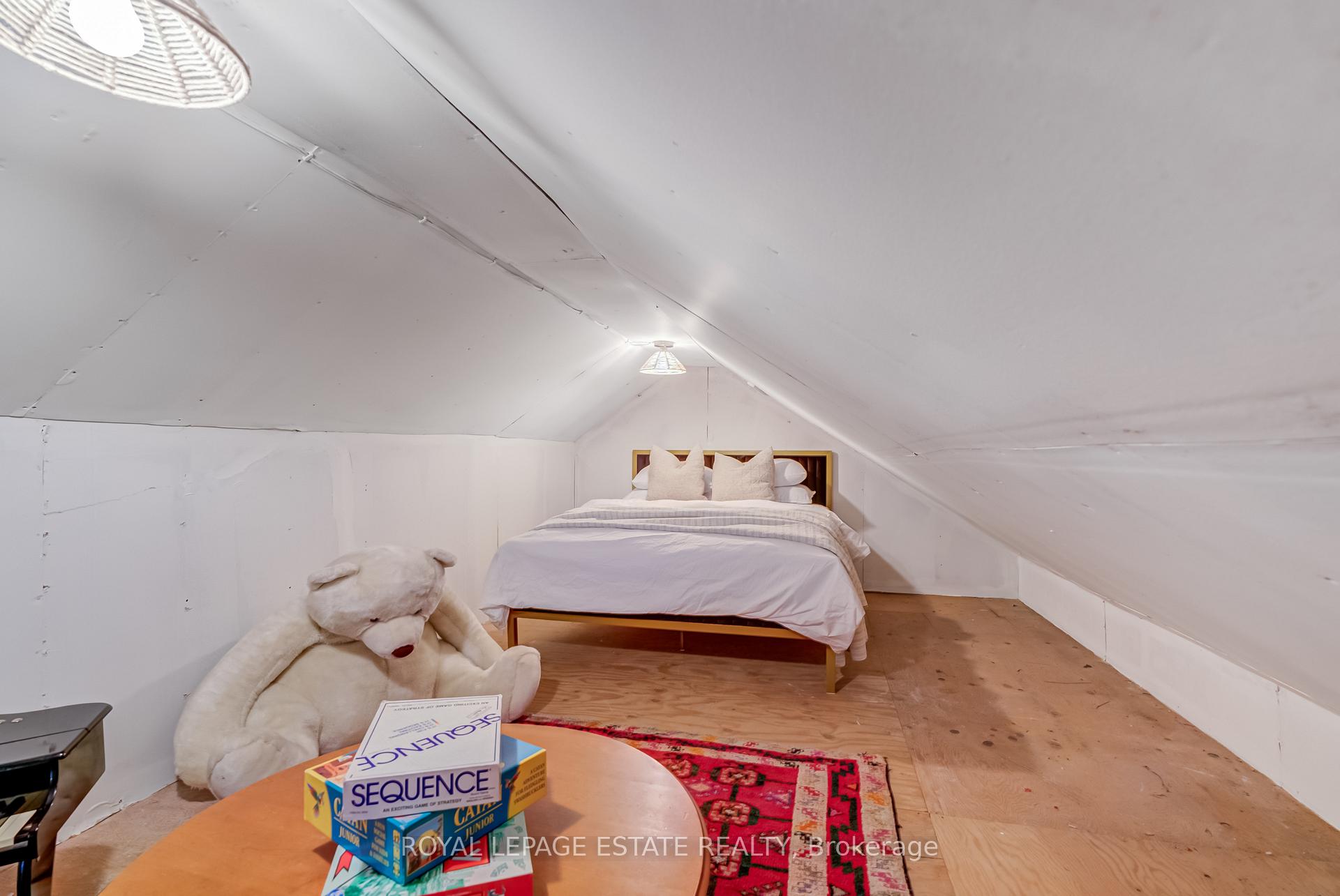 Photo 17 of 11 Lankin Boulevard, Toronto, Danforth Village-East York — HOMEH
