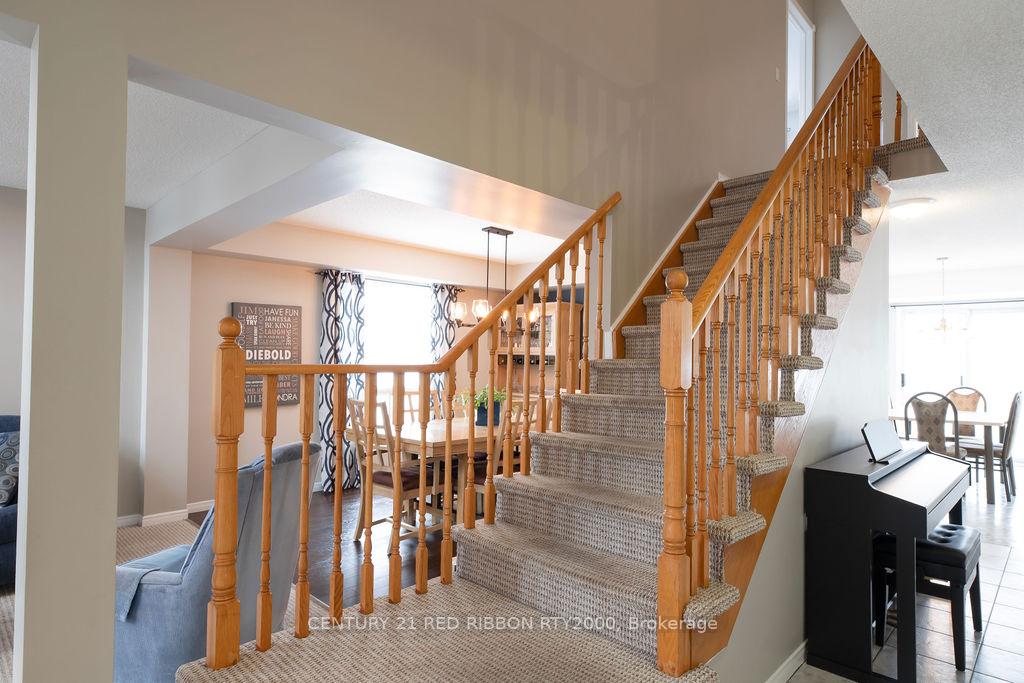Photo 2 of 229 Marla Court, Strathroy-Caradoc, NE — HOMEH