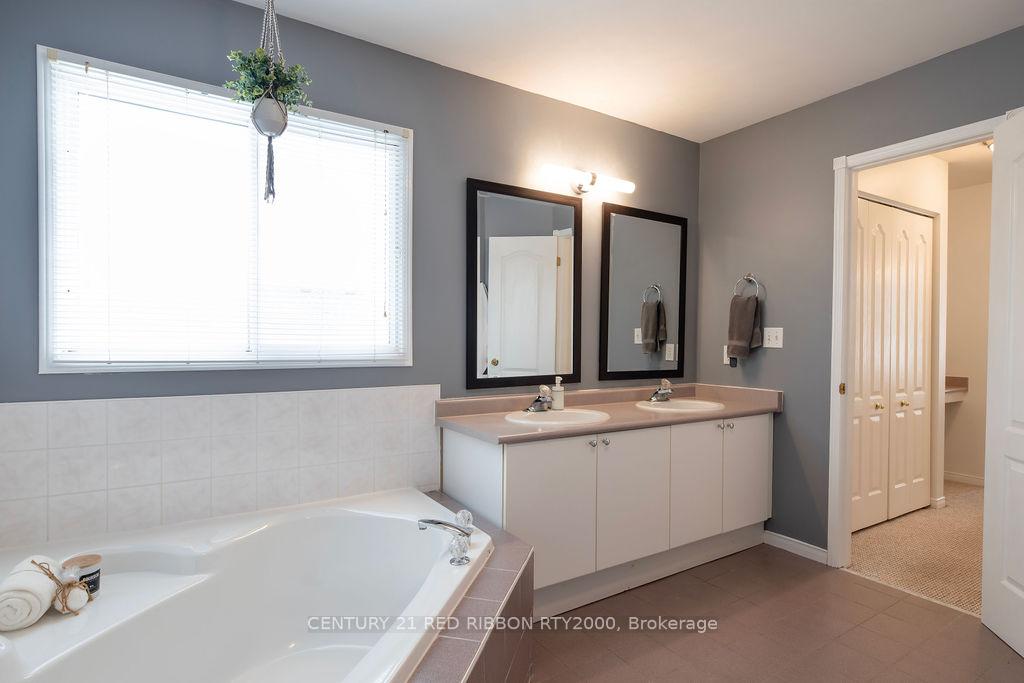 Photo 25 of 229 Marla Court, Strathroy-Caradoc, NE — HOMEH