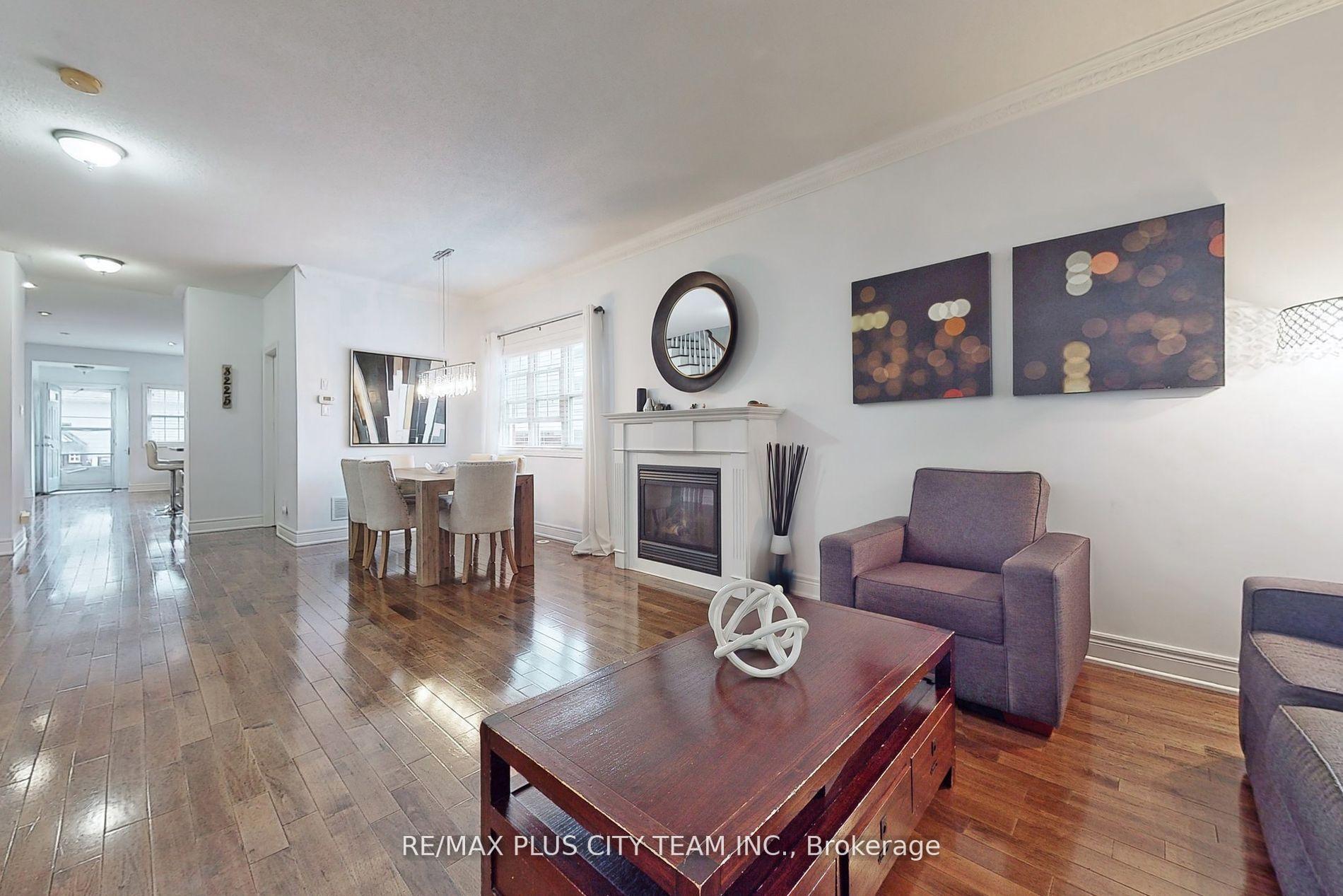 Photo 4 of 112 Sarah Ashbridge Avenue, Toronto, The Beaches — HOMEH