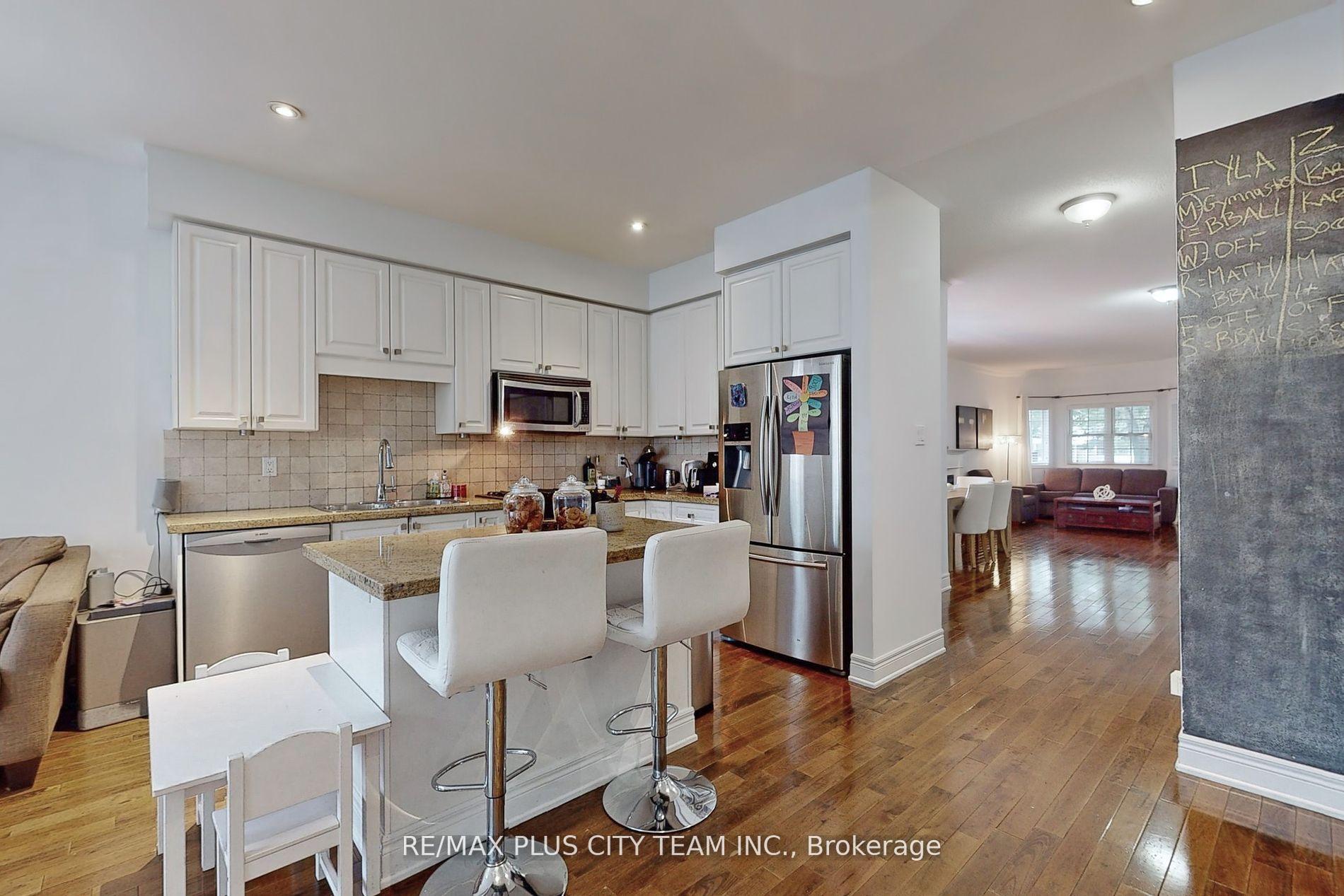 Photo 9 of 112 Sarah Ashbridge Avenue, Toronto, The Beaches — HOMEH