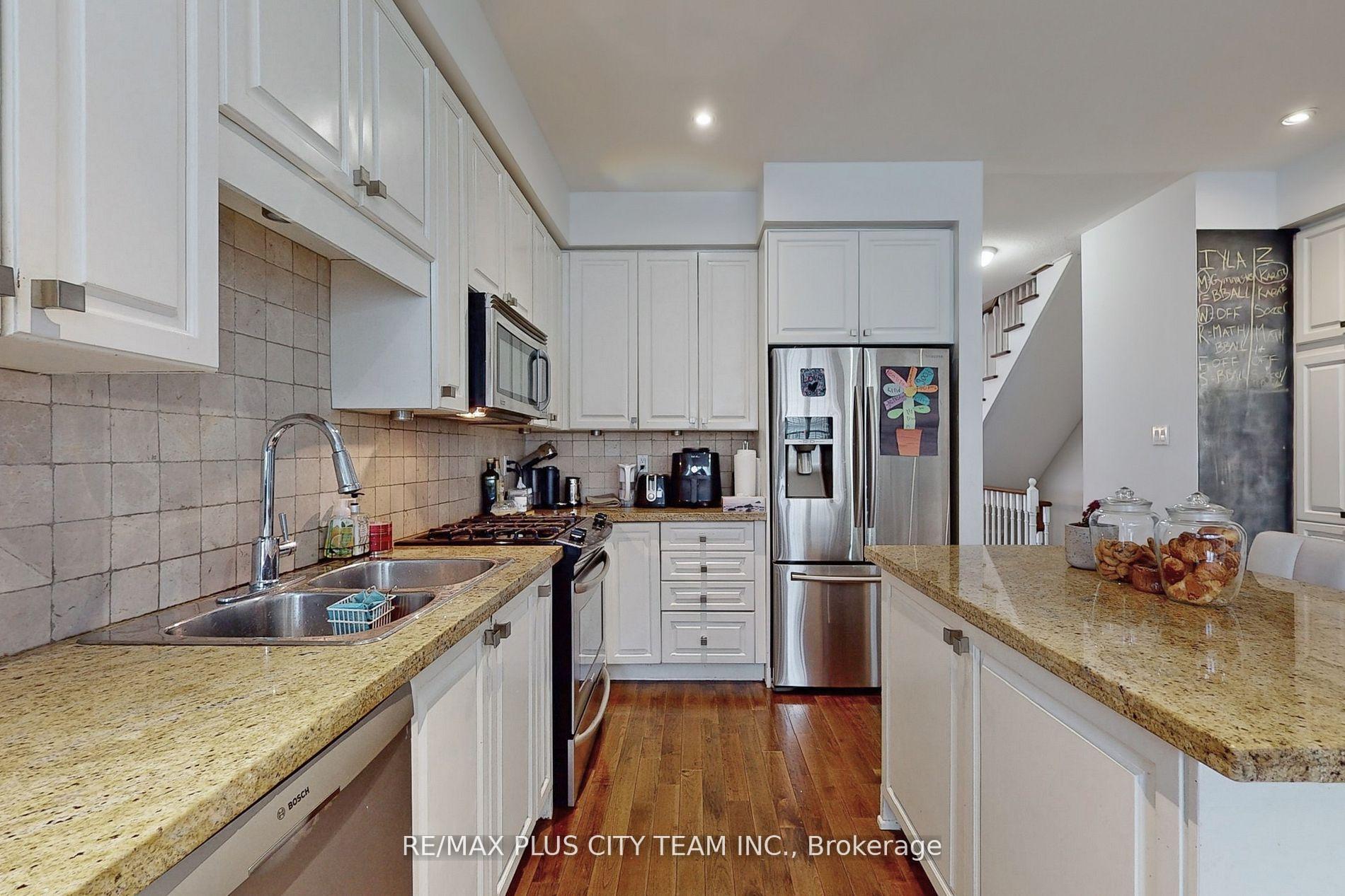 Photo 10 of 112 Sarah Ashbridge Avenue, Toronto, The Beaches — HOMEH