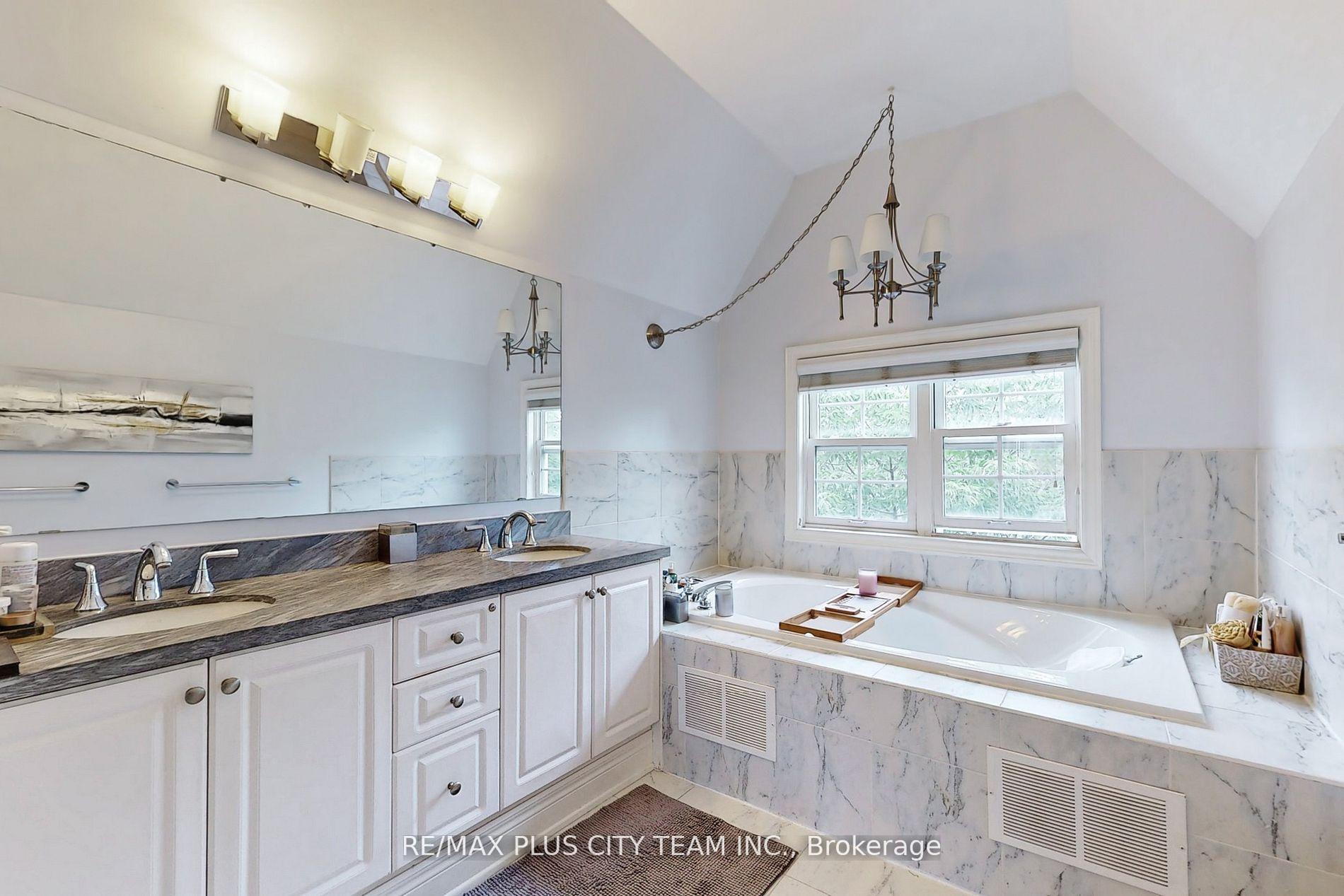 Photo 20 of 112 Sarah Ashbridge Avenue, Toronto, The Beaches — HOMEH