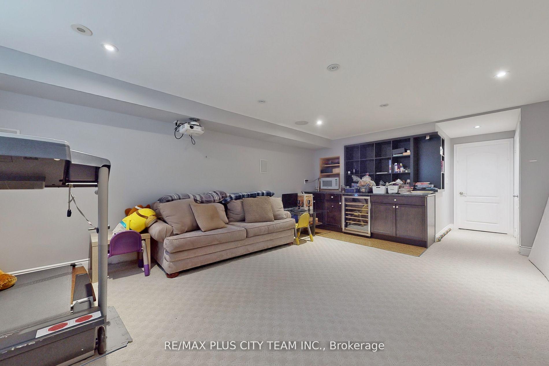 Photo 24 of 112 Sarah Ashbridge Avenue, Toronto, The Beaches — HOMEH